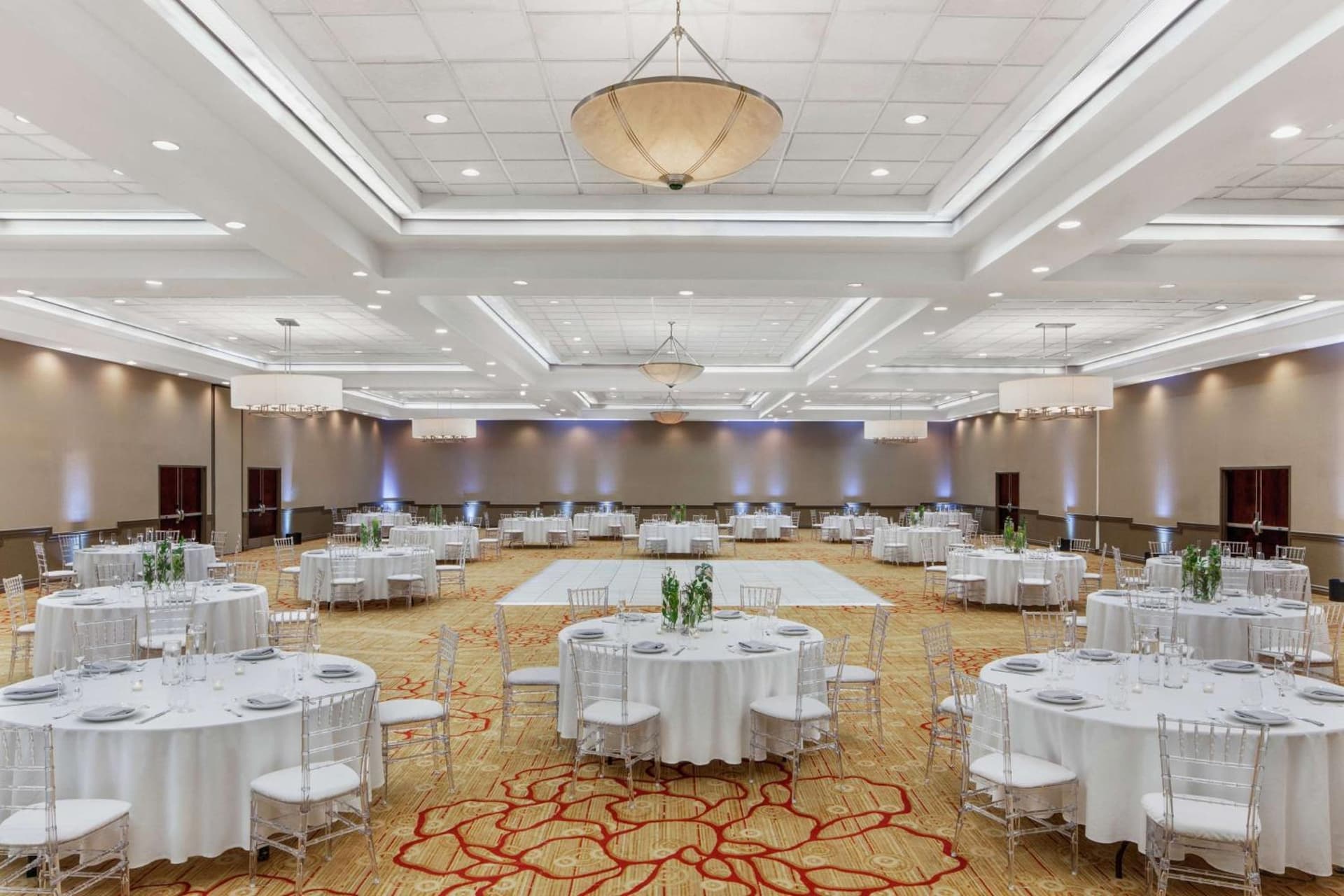 DoubleTree by Hilton Hotel Newark Airport gallery photo in Newark, NJ — image 7