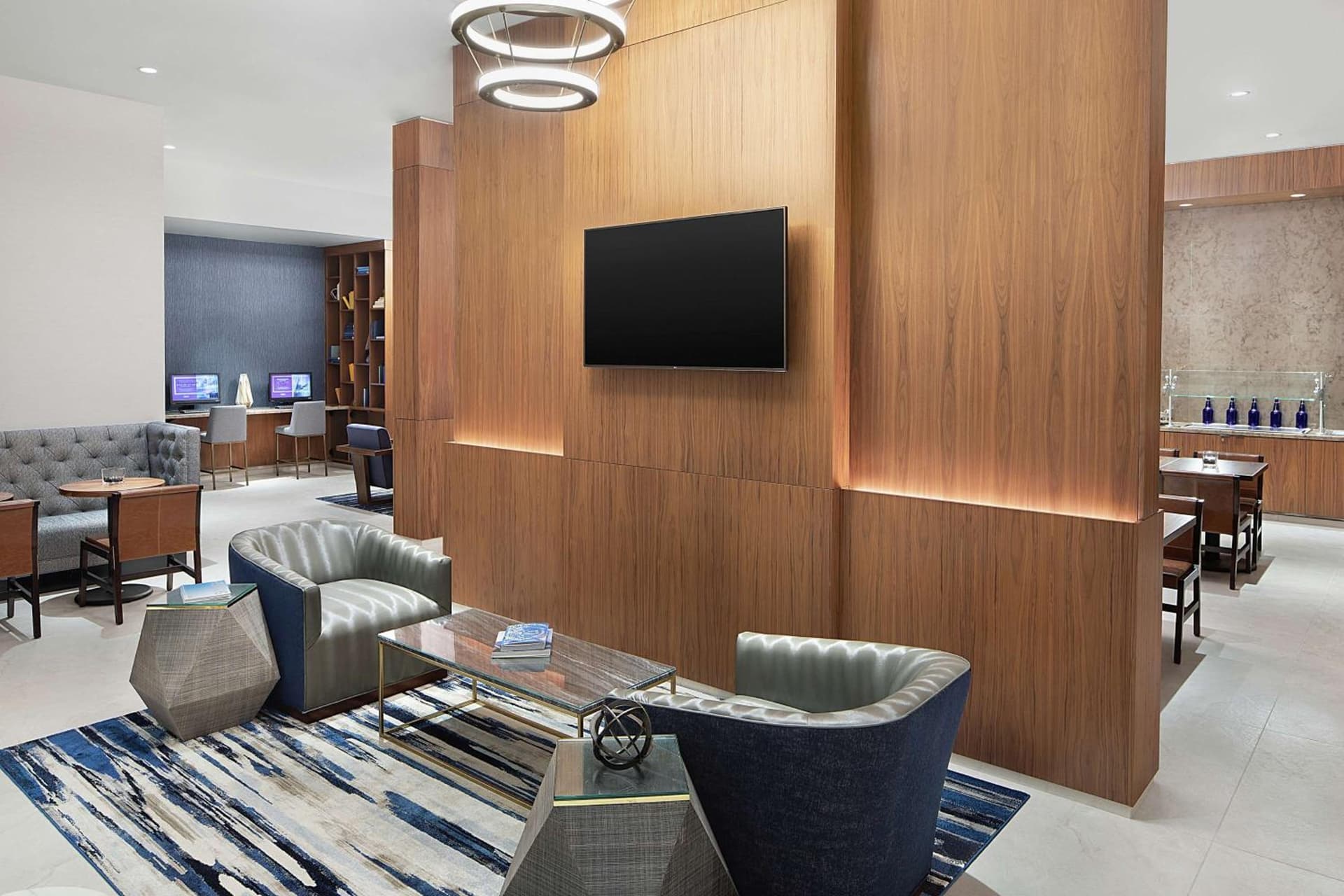 DoubleTree by Hilton Hotel Newark Airport gallery photo in Newark, NJ — image 15