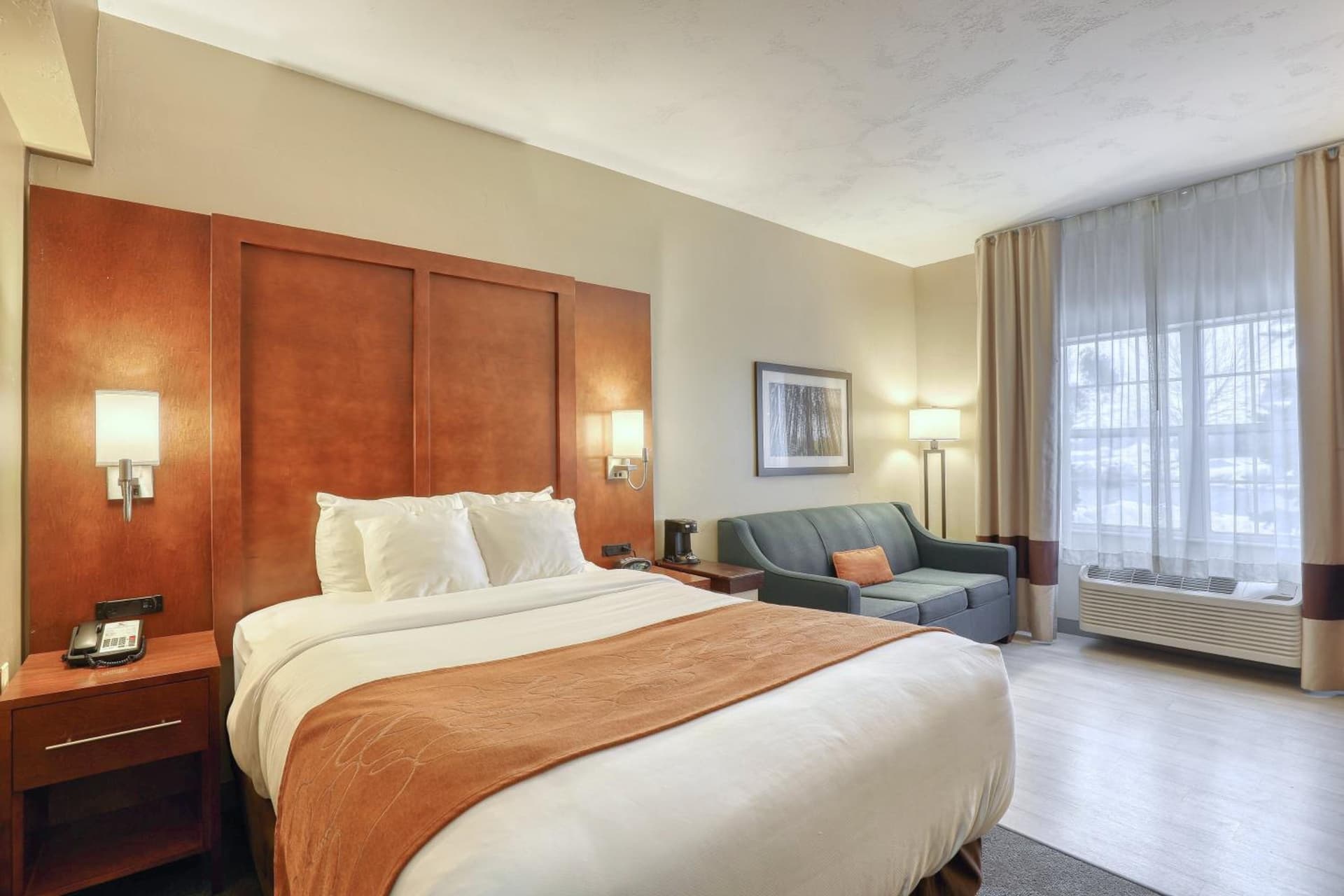 Comfort Suites Appleton Airport gallery photo in Appleton, WI — image 50