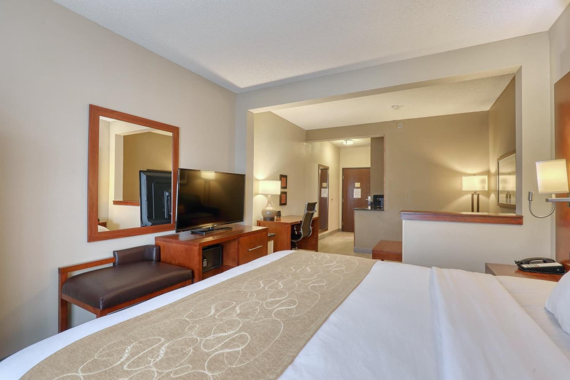Comfort Suites Appleton Airport gallery photo in Appleton, WI — image 64