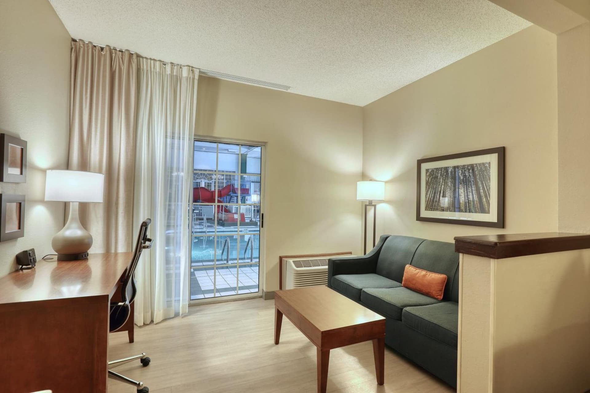 Comfort Suites Appleton Airport gallery photo in Appleton, WI — image 65