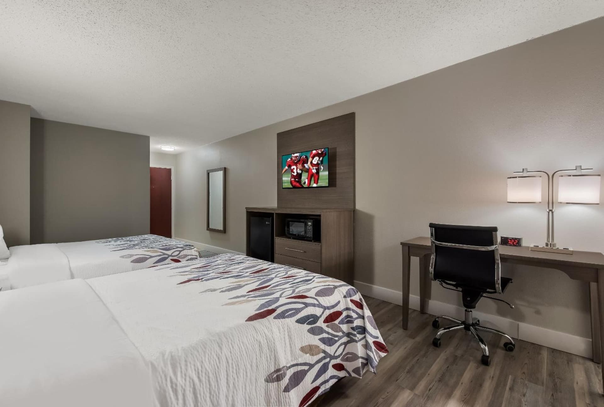 Red Roof Inn & Suites Vineland - Buena interior in Buena, NJ — gallery photo 2
