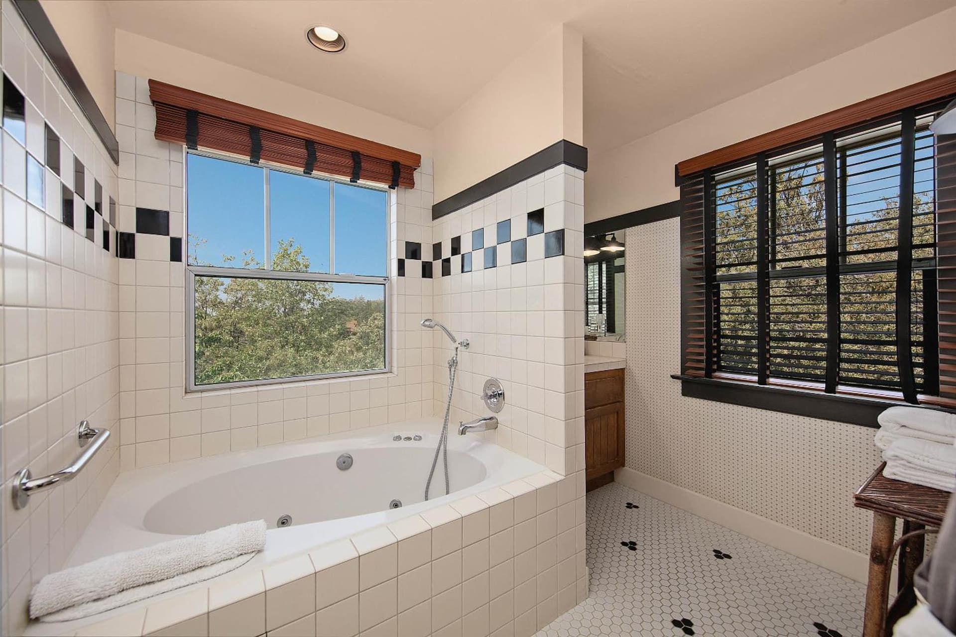 Orchard Hill property views in Julian, CA — gallery photo 3