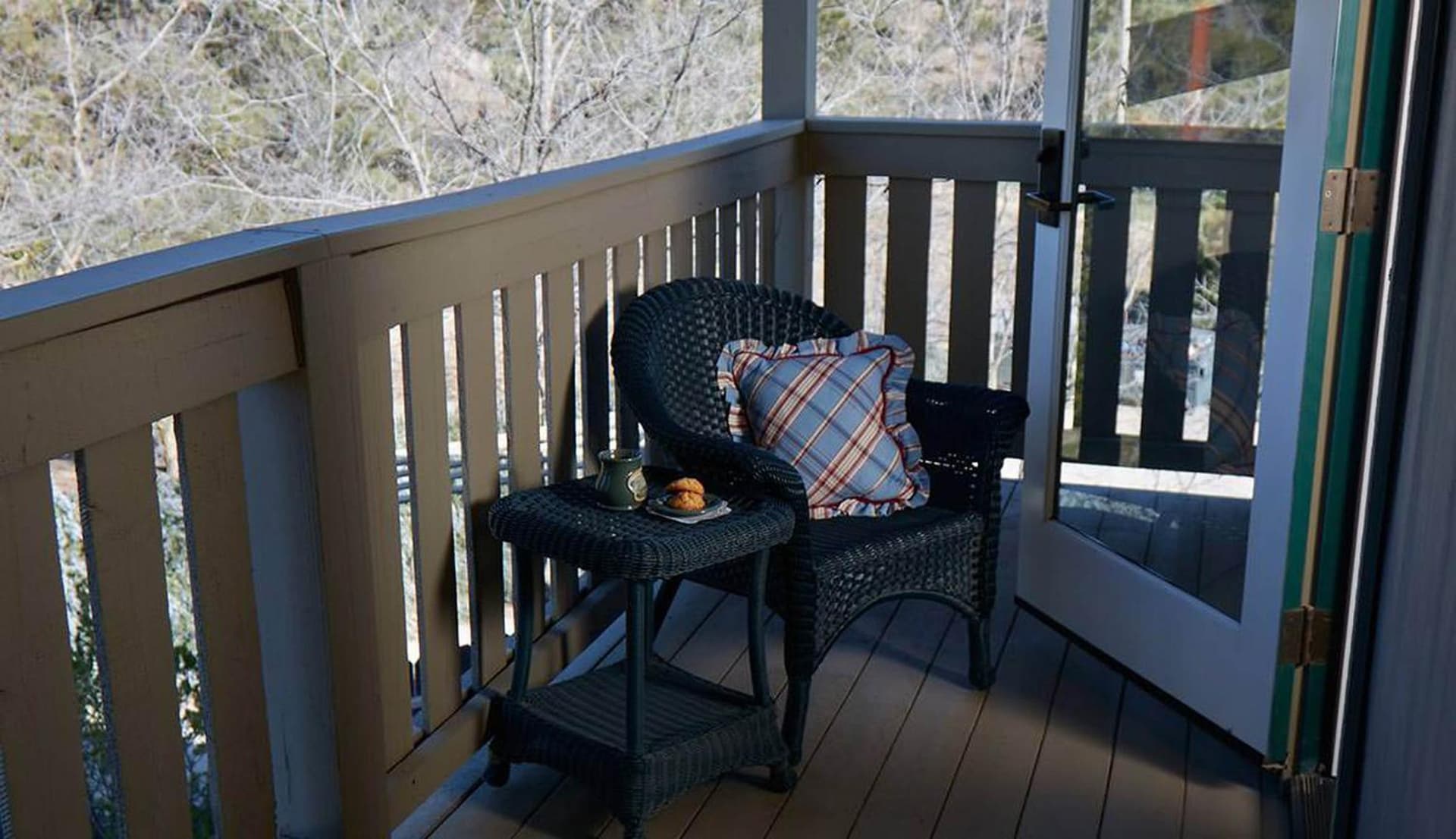 Orchard Hill interior in Julian, CA — gallery photo 2