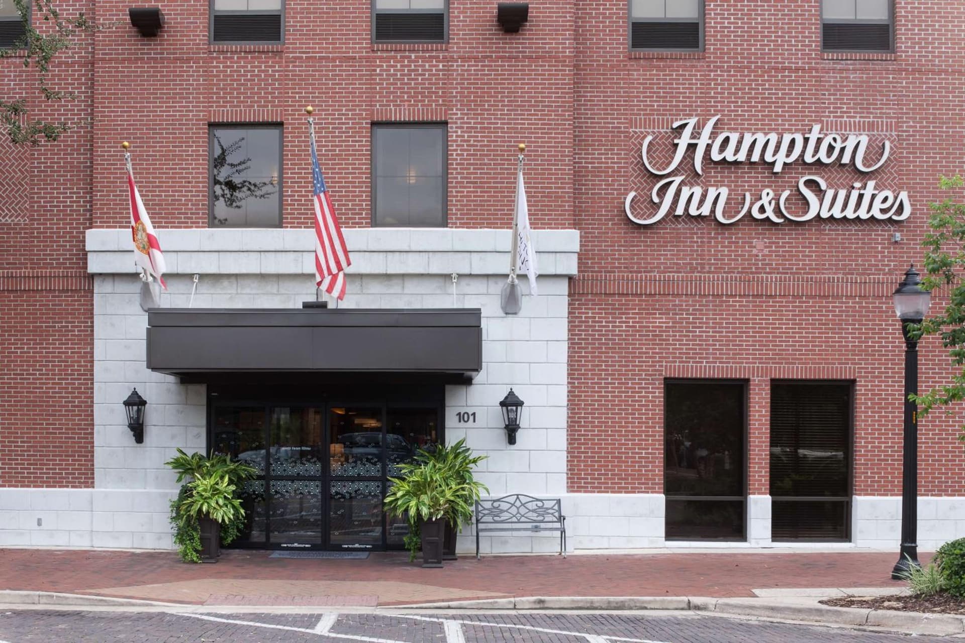 Hampton Inn & Suites Gainesville Downtown property views in Gainesville, FL — gallery photo 3