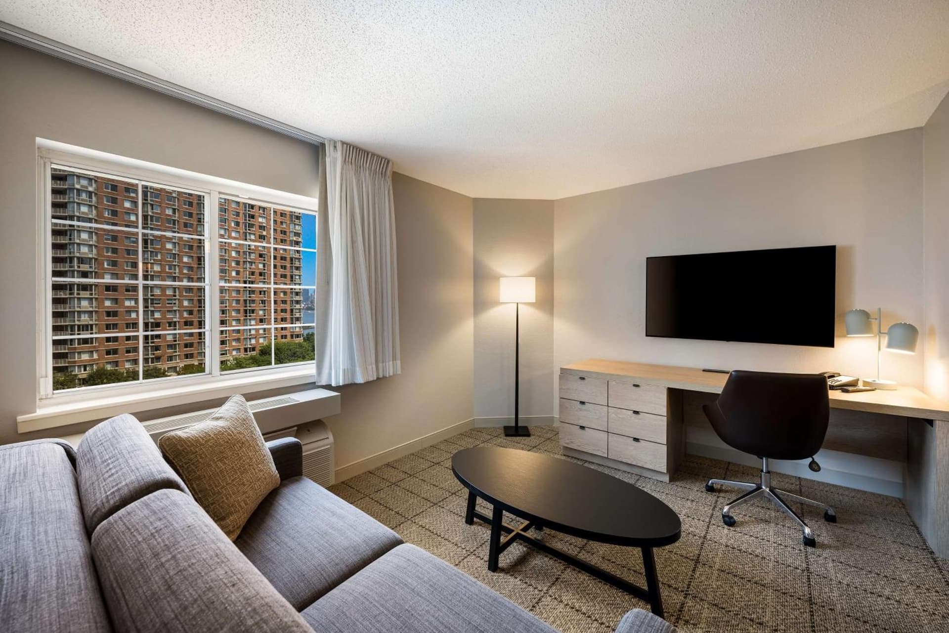 Sonesta Simply Suites Jersey City gallery photo in Jersey City, NJ — image 17
