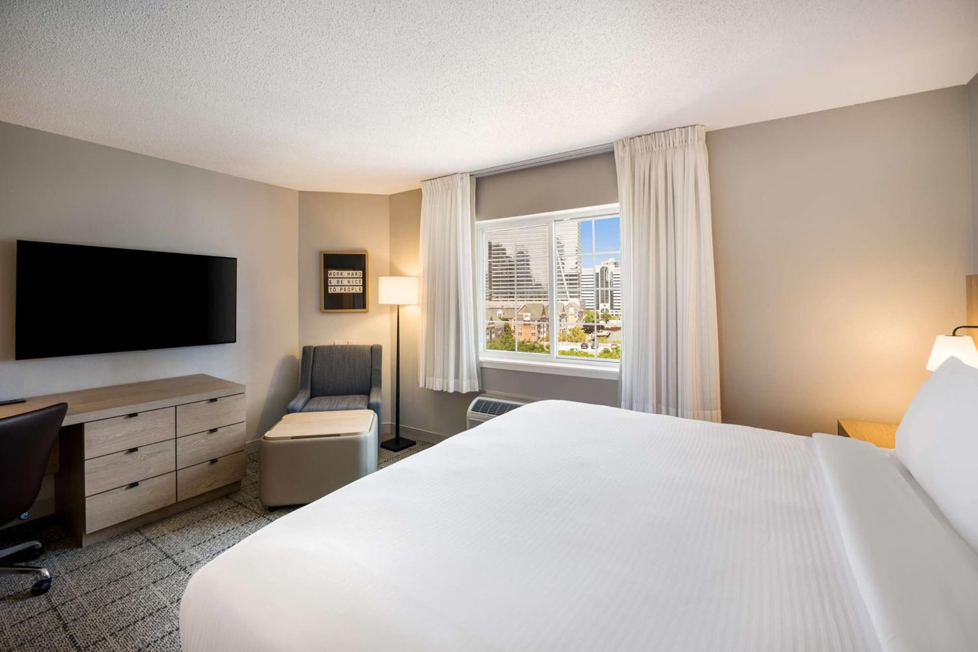 Sonesta Simply Suites Jersey City gallery photo in Jersey City, NJ — image 48