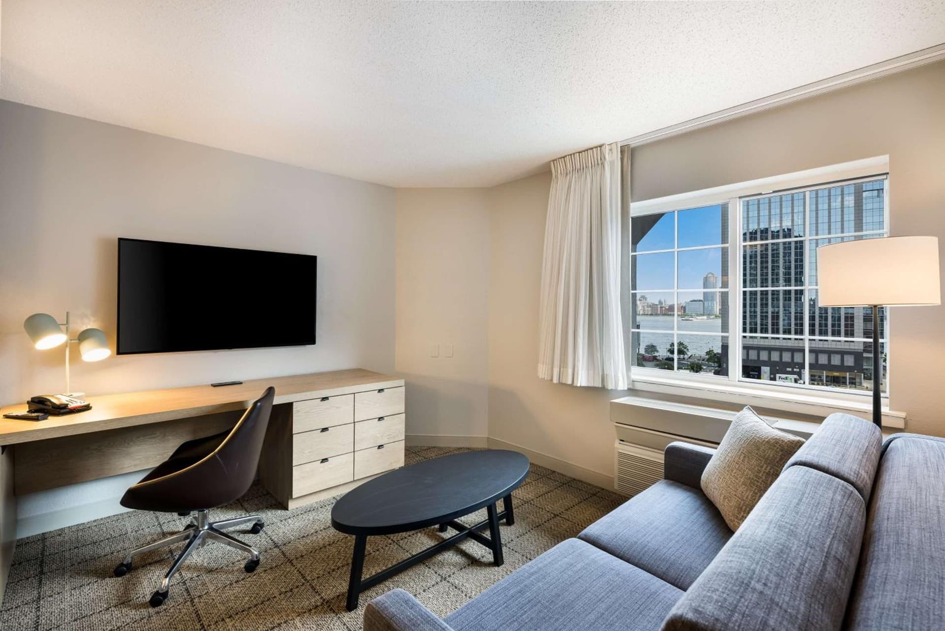 Sonesta Simply Suites Jersey City gallery photo in Jersey City, NJ — image 30