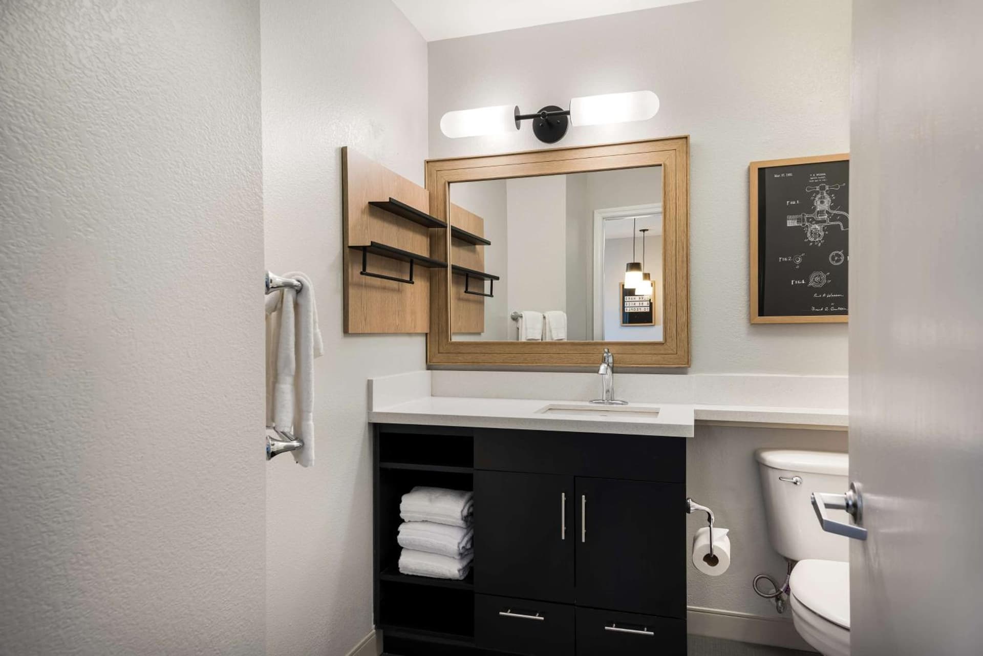 Sonesta Simply Suites Jersey City gallery photo in Jersey City, NJ — image 43