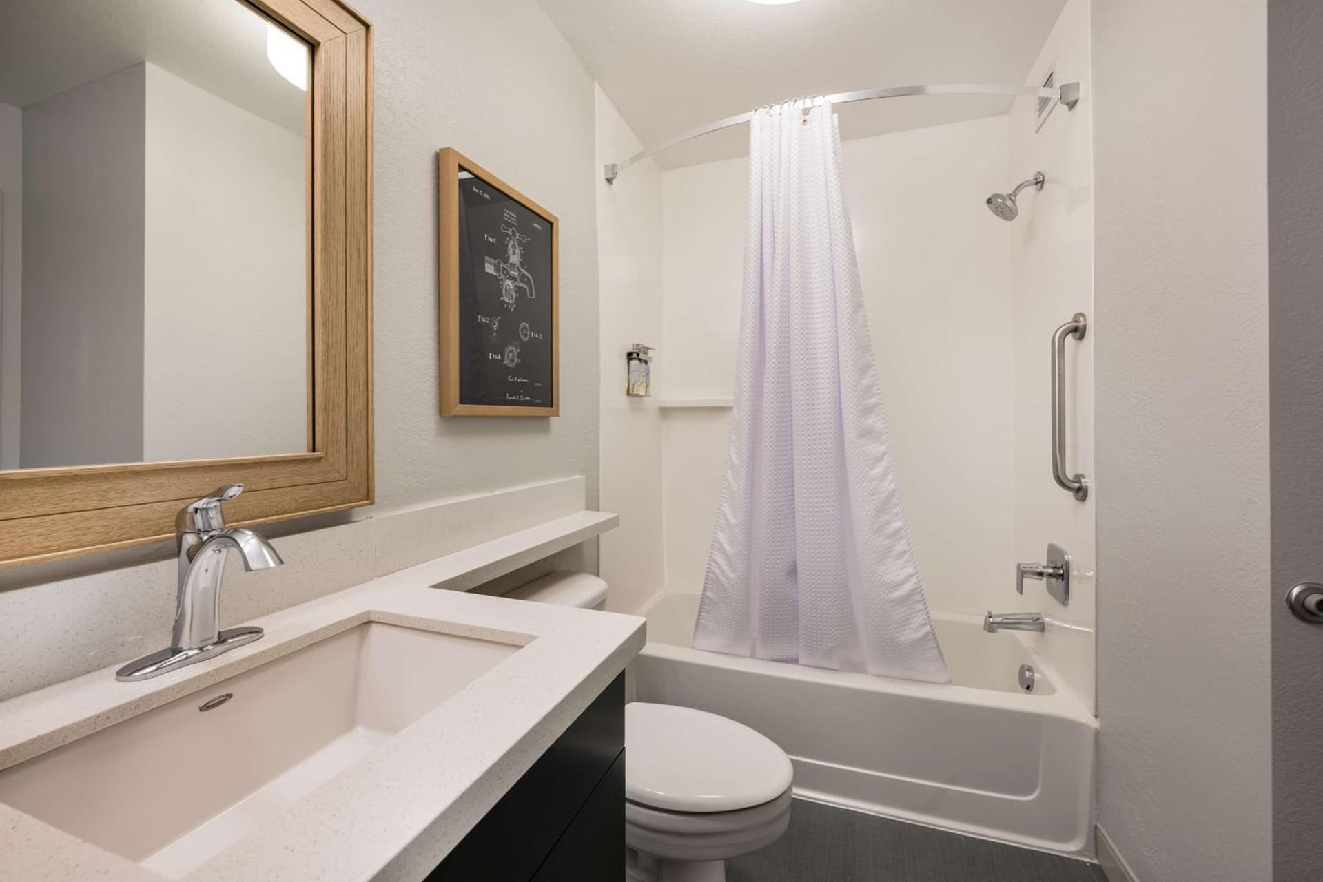 Sonesta Simply Suites Jersey City gallery photo in Jersey City, NJ — image 32