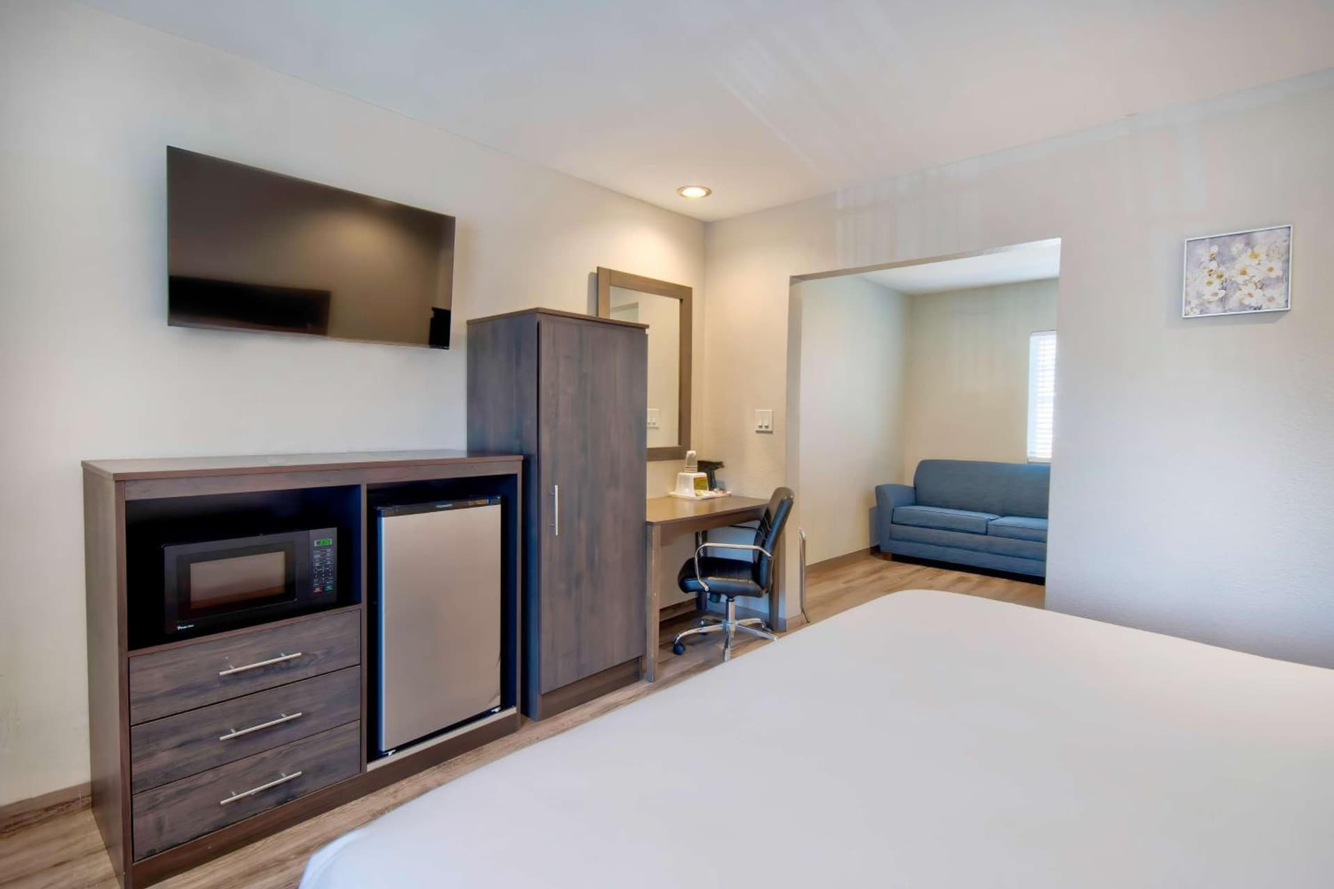 Studio 6 Rosemead, CA property views in Rosemead, CA — gallery photo 3