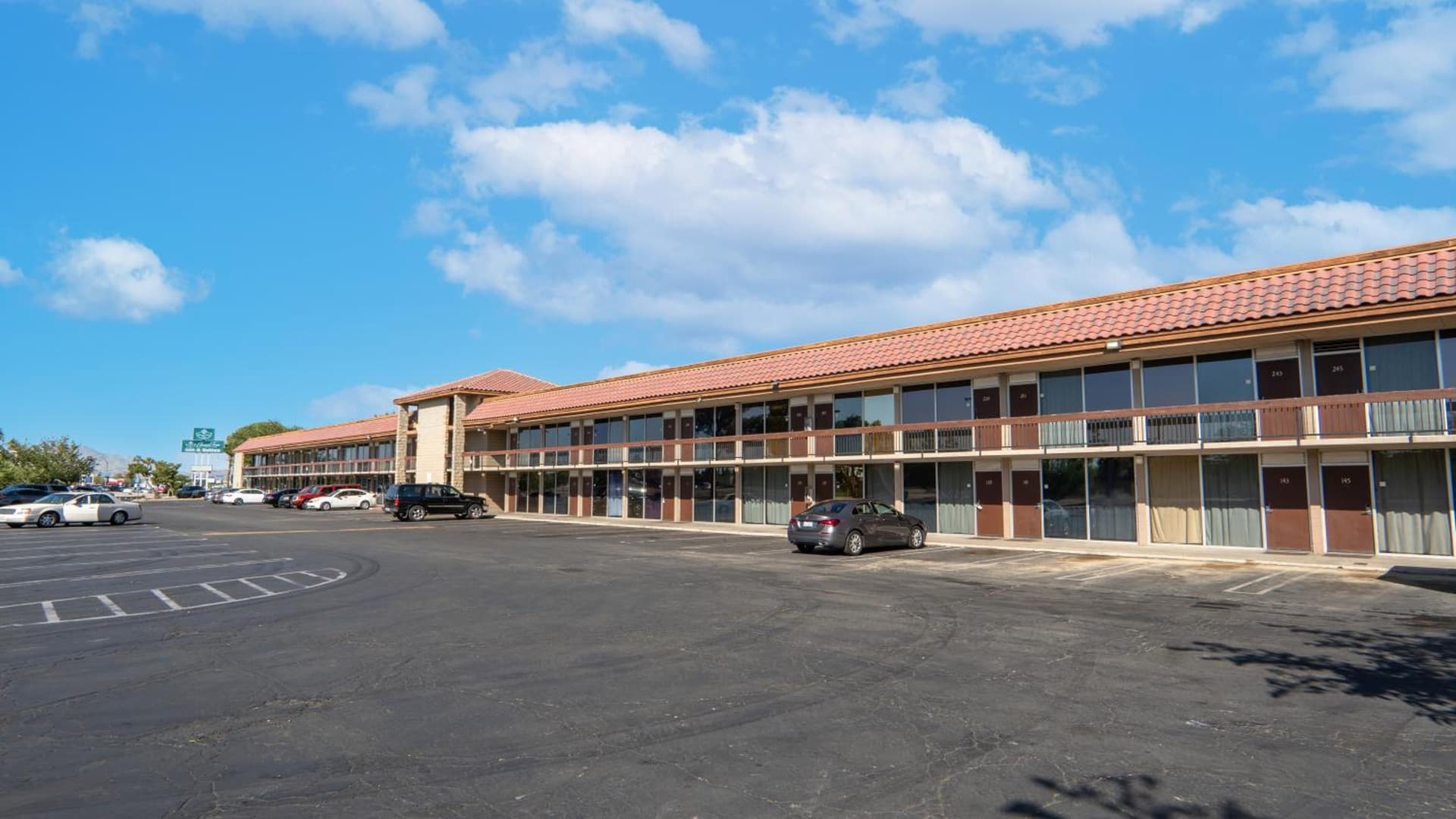 Motel 6 Victorville Green Tree Bvld — hotel in Victorville, California