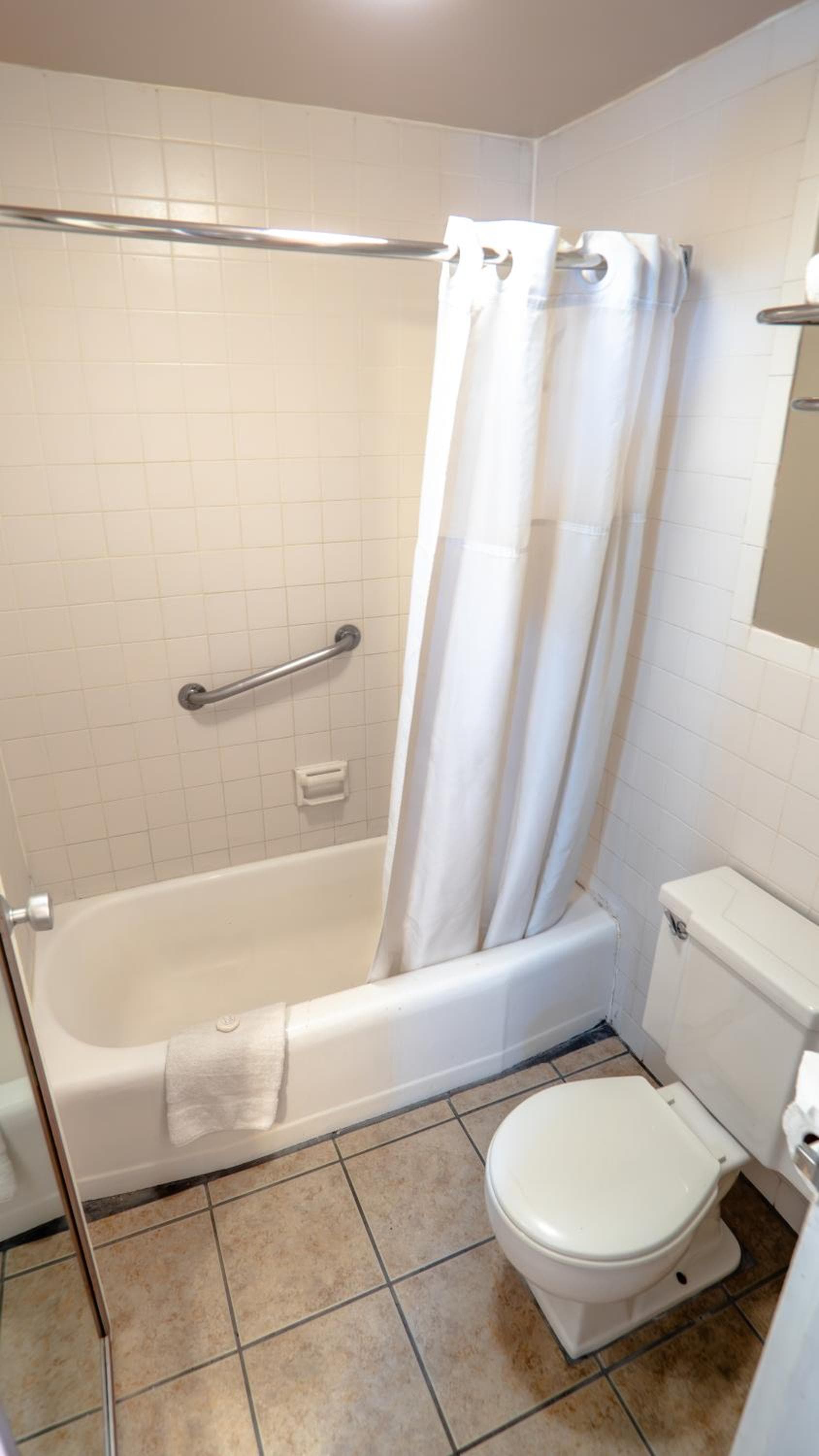 Motel 6 Victorville Green Tree Bvld gallery photo in Victorville, CA — image 19