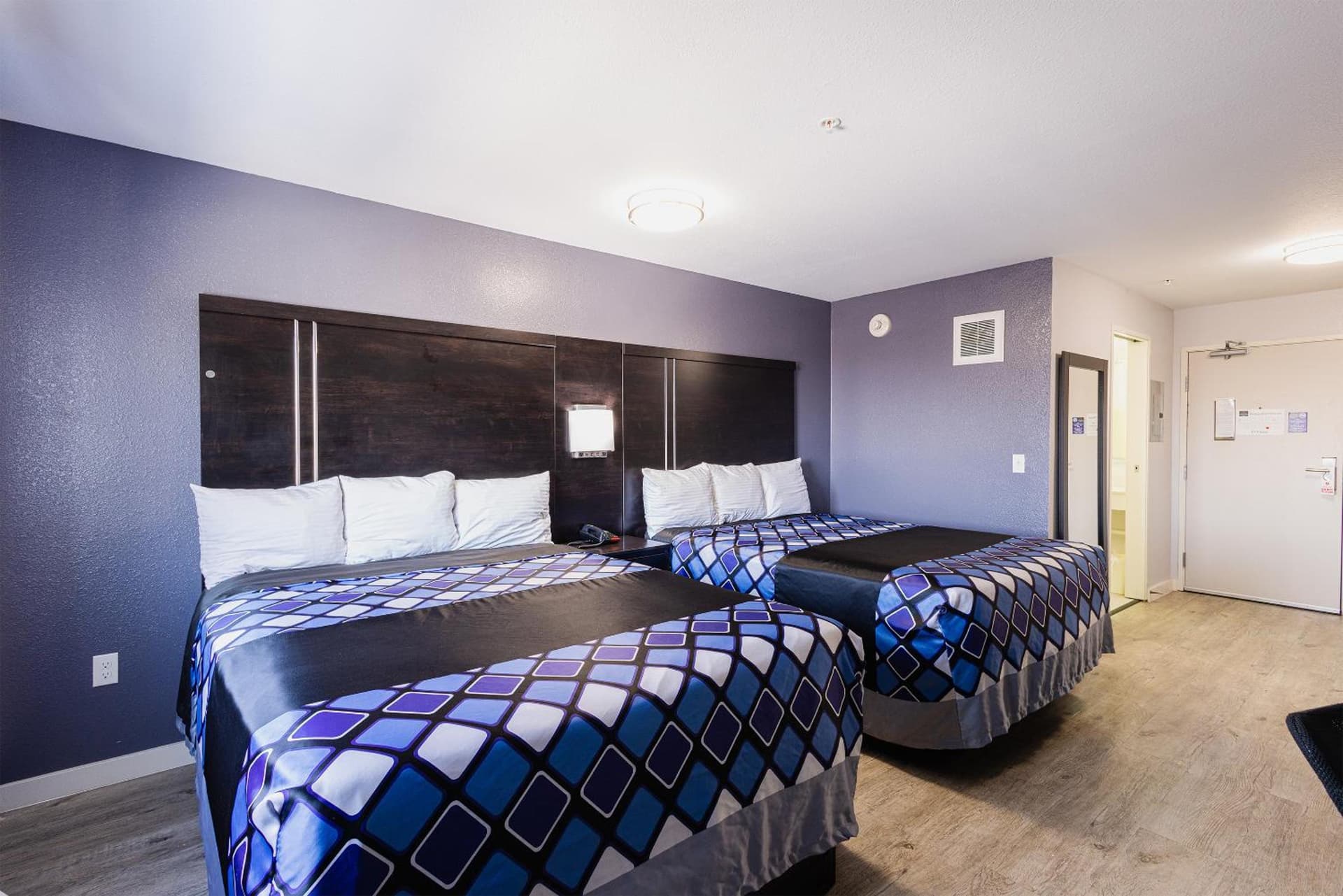 Coratel Inn and Suites By Jasper Saint Paul Minneapolis Inver Grove Heights interior in Inver Grove Heights, MN — gallery photo 2