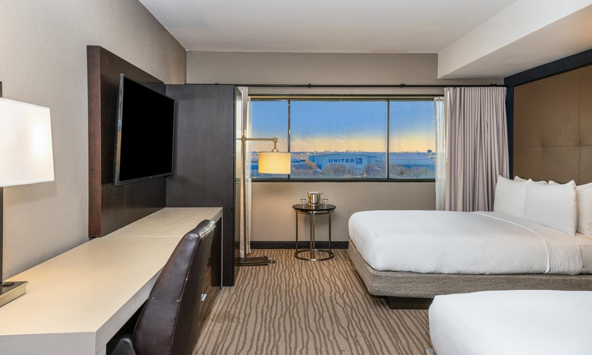 DoubleTree by Hilton Hotel Newark Airport gallery photo in Newark, NJ — image 9