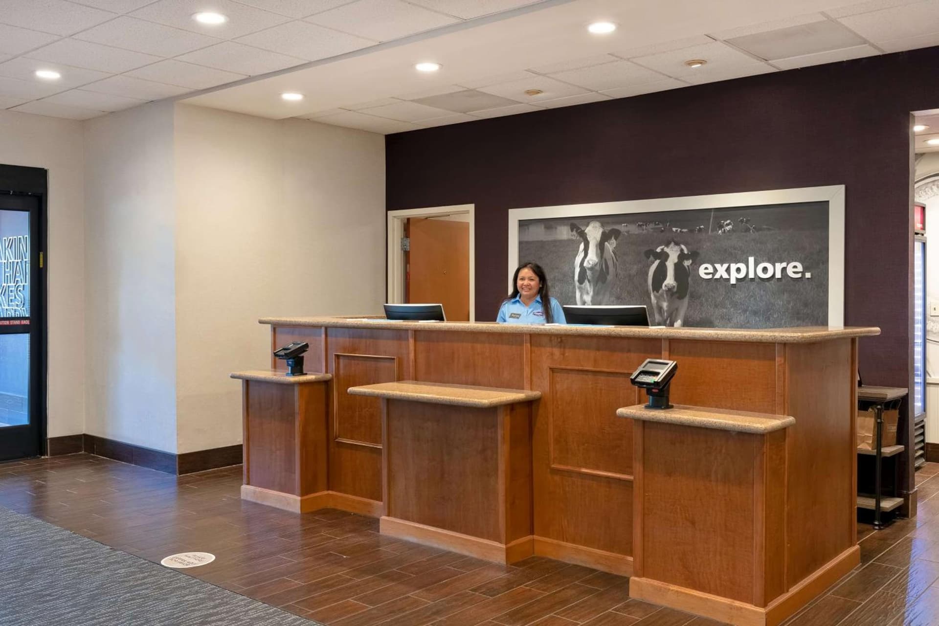 Hampton Inn & Suites Rohnert Park - Sonoma County interior in Rohnert Park, CA — gallery photo 2