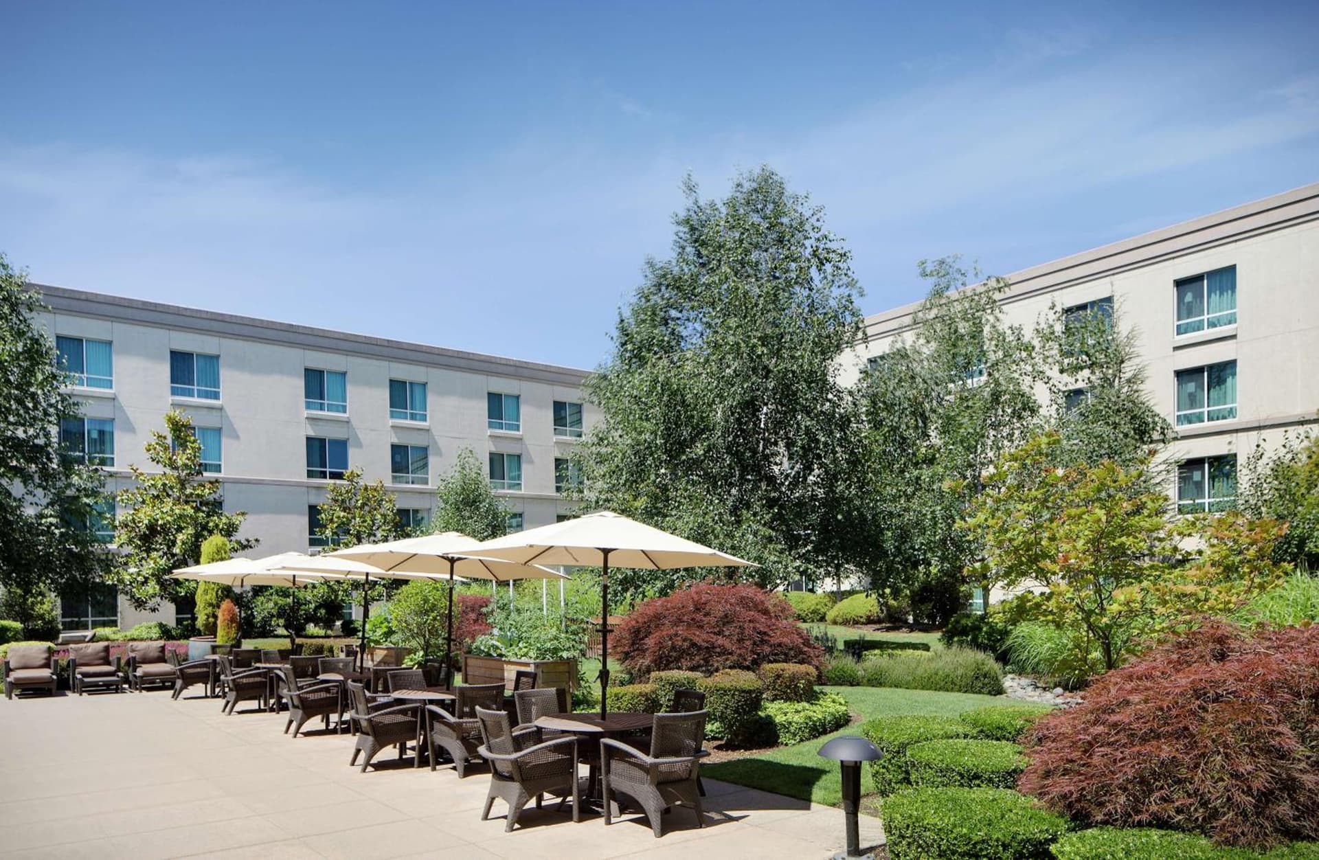 Hilton Seattle Airport & Conference Center property views in SeaTac, WA — gallery photo 3