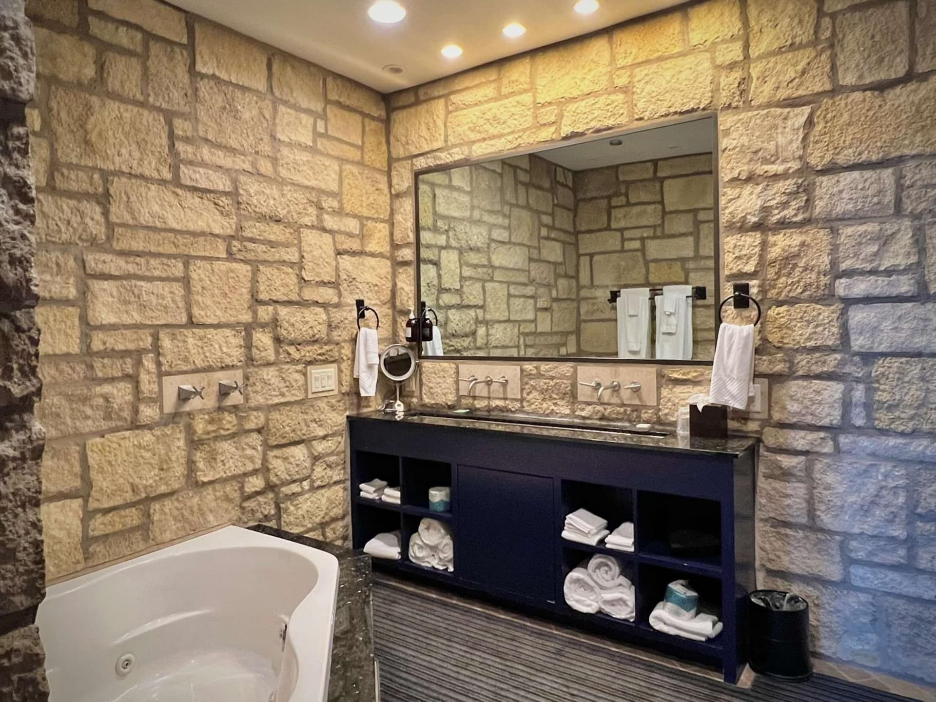 The Oread Lawrence, Tapestry Collection by Hilton gallery photo in Lawrence, KS — image 34