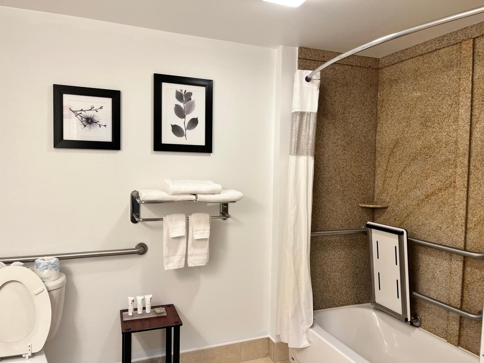Country Inn & Suites by Radisson, Harrisburg - Hershey West, PA gallery photo in Harrisburg, PA — image 11