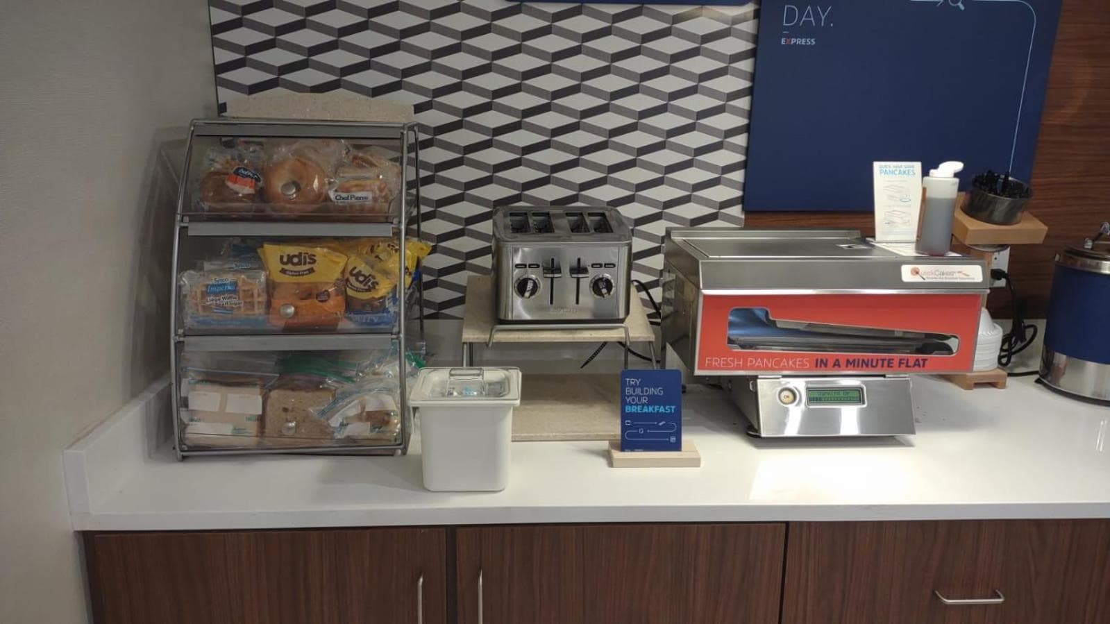 Holiday Inn Express & Suites Chicago West - St Charles by IHG gallery photo in Saint Charles, IL — image 44