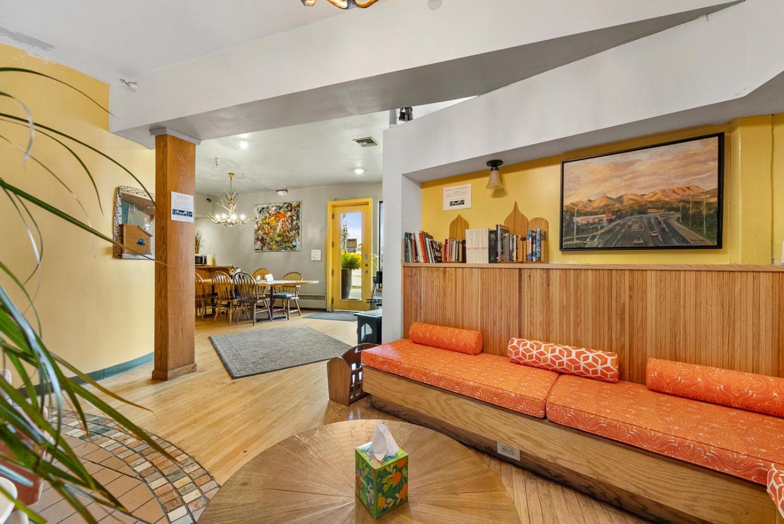 Qupqugiaq Inn interior in Anchorage, AK — gallery photo 2