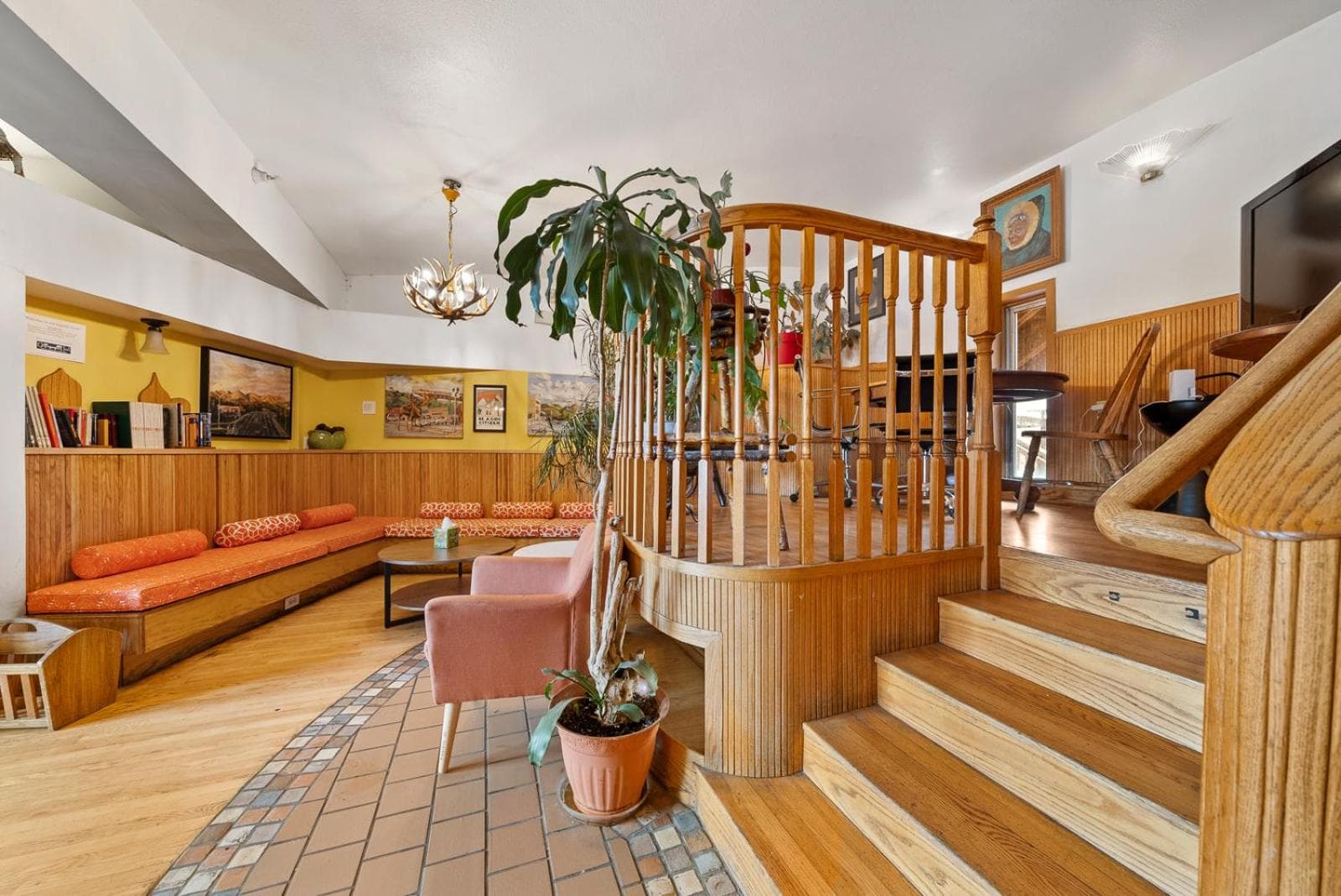 Qupqugiaq Inn property views in Anchorage, AK — gallery photo 3