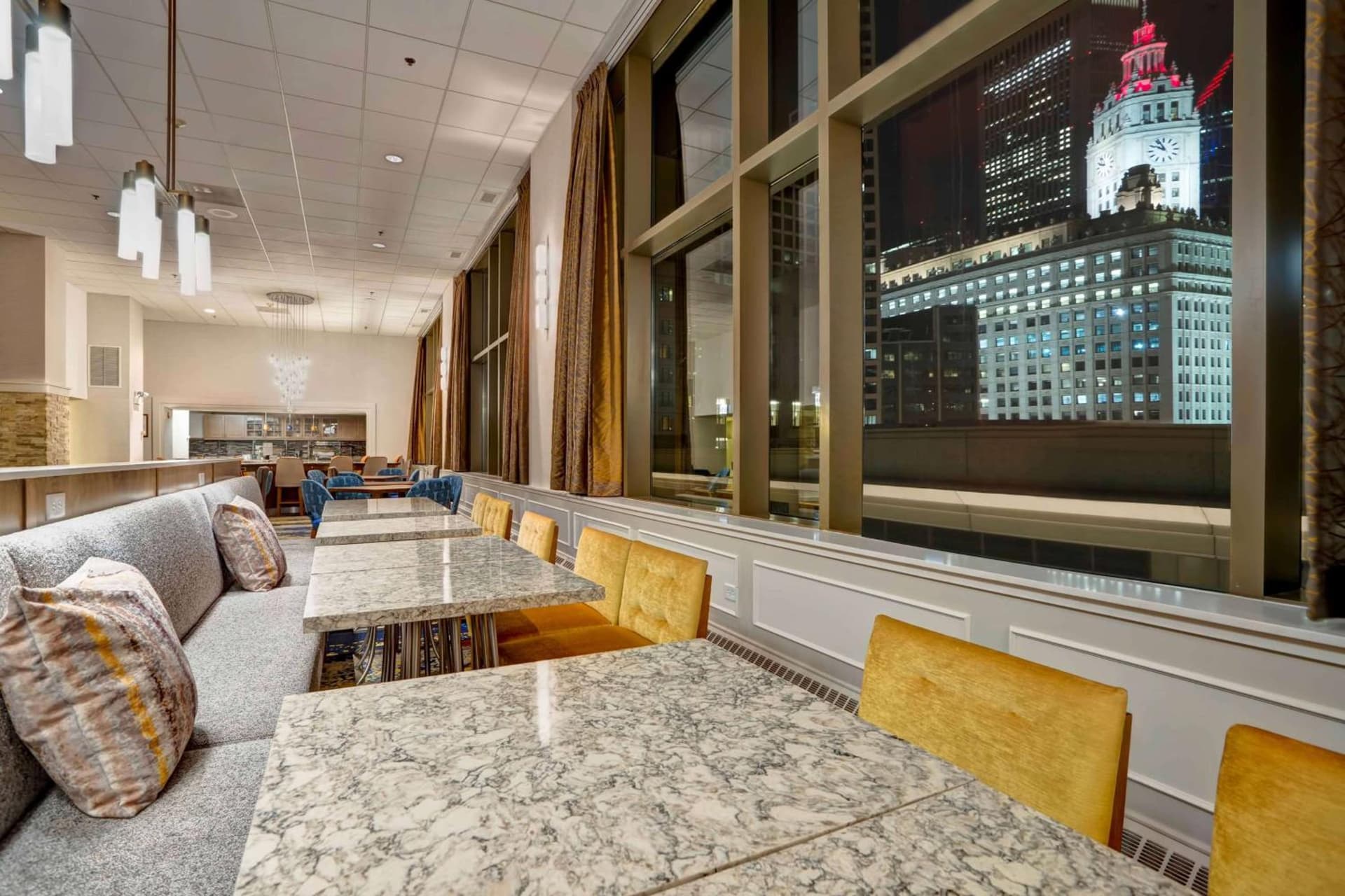 Homewood Suites by Hilton Chicago-Downtown gallery photo in Chicago, IL — image 12