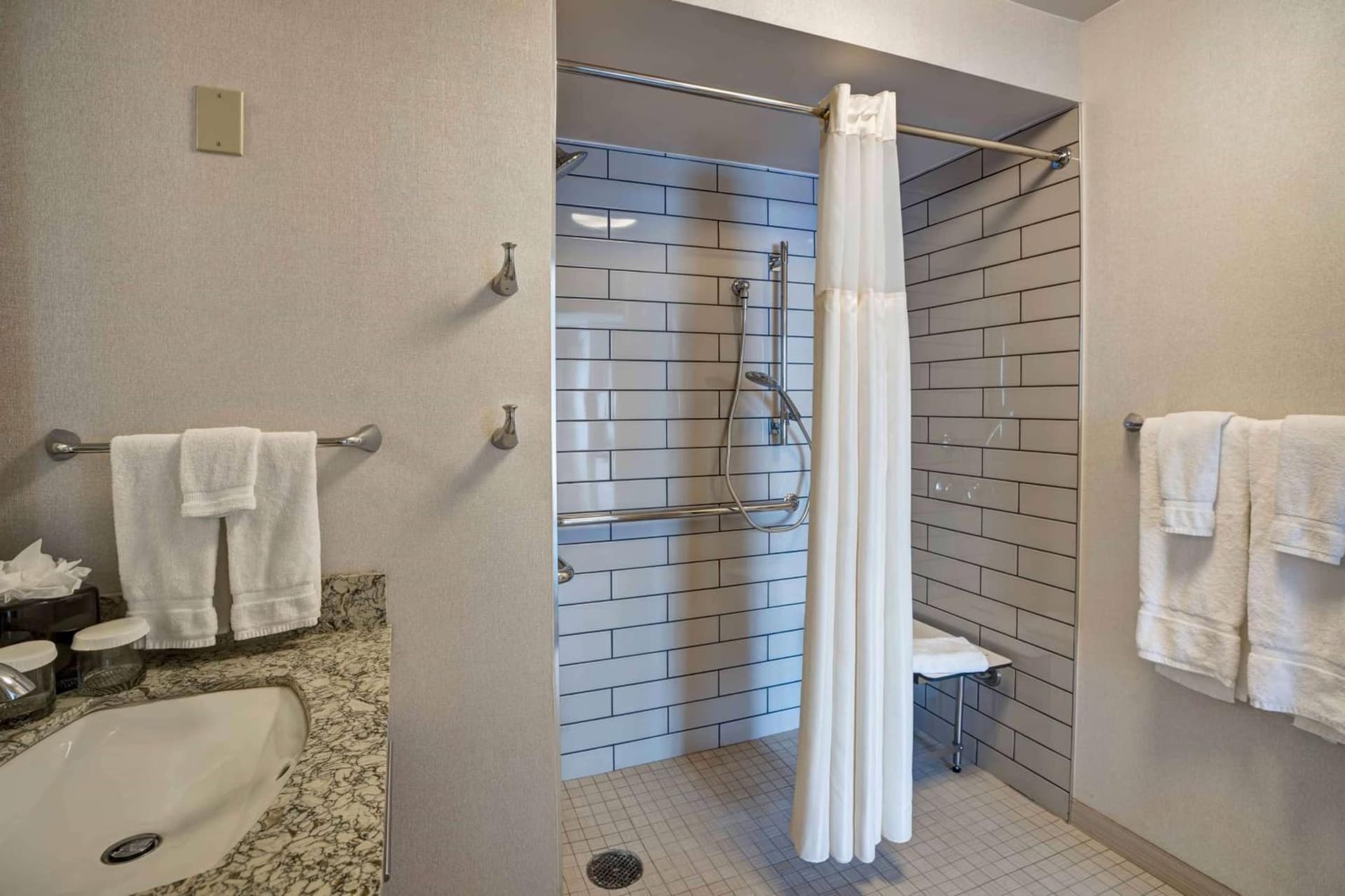 Homewood Suites by Hilton Chicago-Downtown gallery photo in Chicago, IL — image 22
