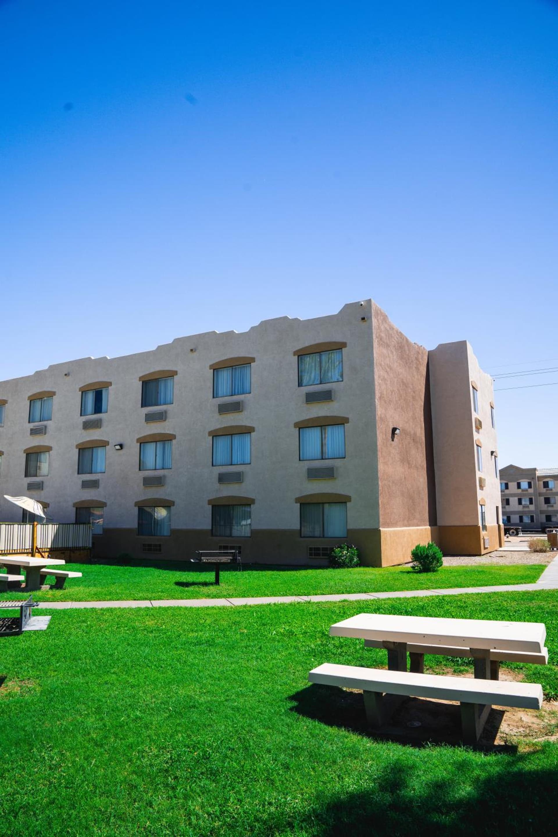 Super 8 by Wyndham Yuma gallery photo in Yuma, AZ — image 7