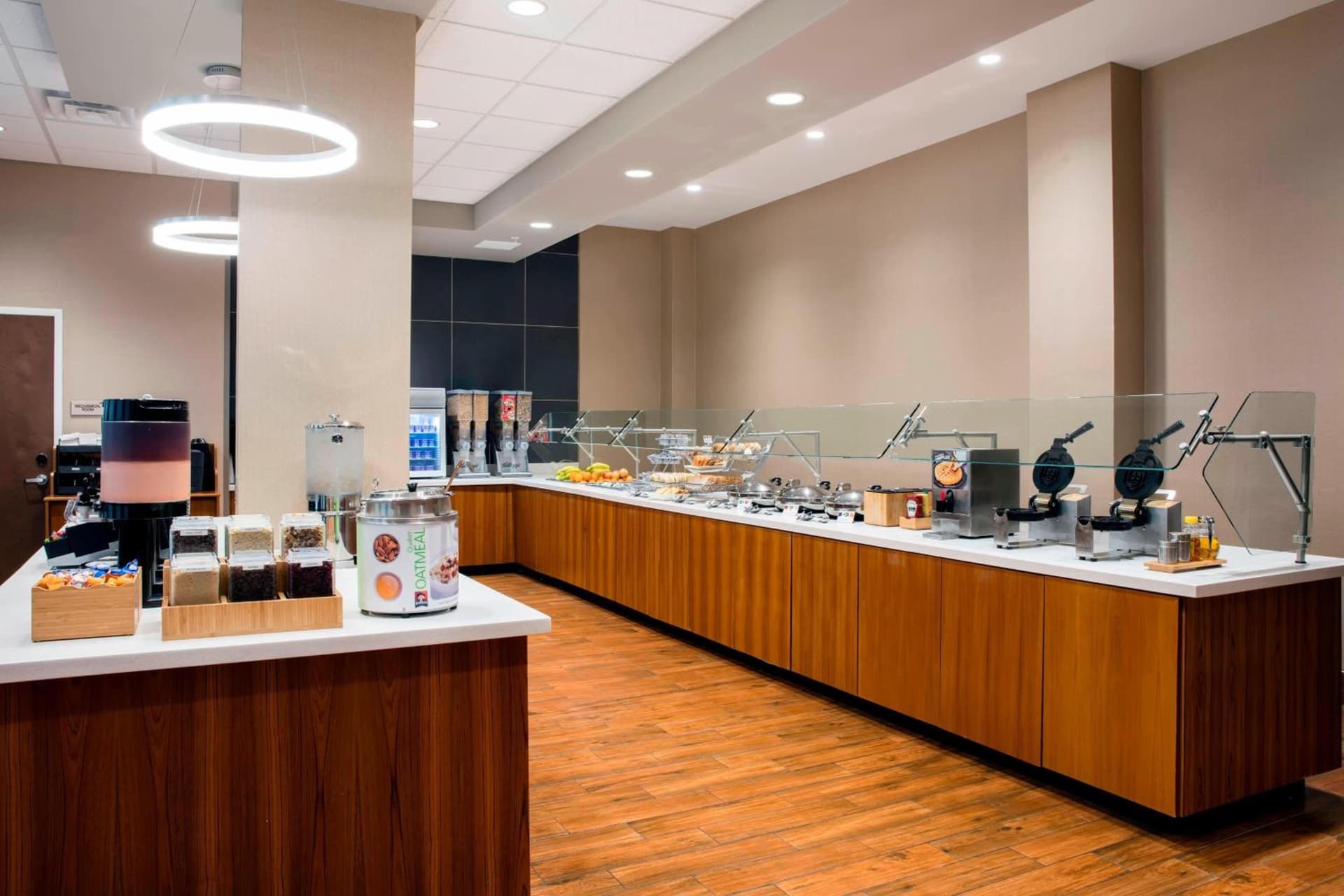 SpringHill Suites by Marriott Orlando at FLAMINGO CROSSINGS Town Center-Western Entrance gallery photo in Orlando, FL — image 30