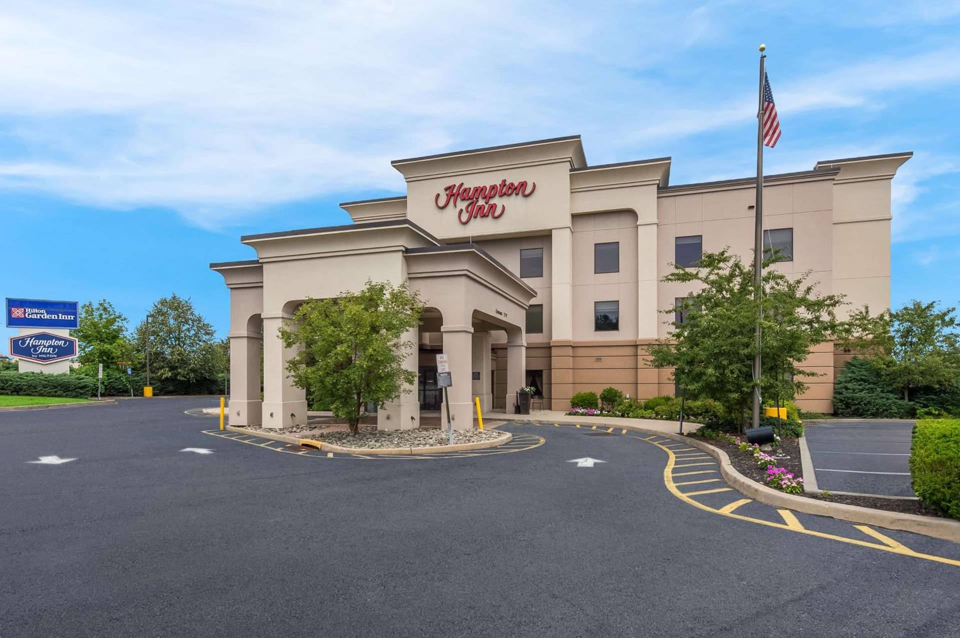 Hampton Inn Nanuet featured exterior or lobby in Nanuet, NY — similar hotel
