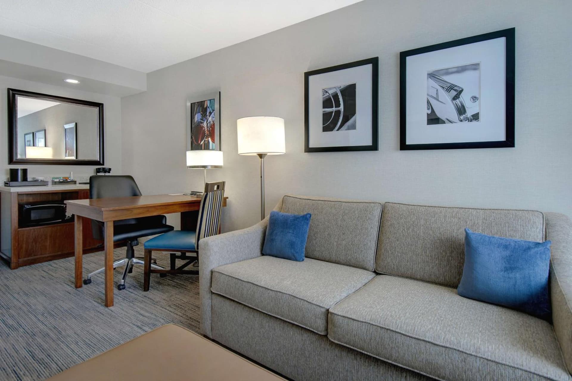 Embassy Suites by Hilton Detroit Metro Airport gallery photo in Romulus, MI — image 27