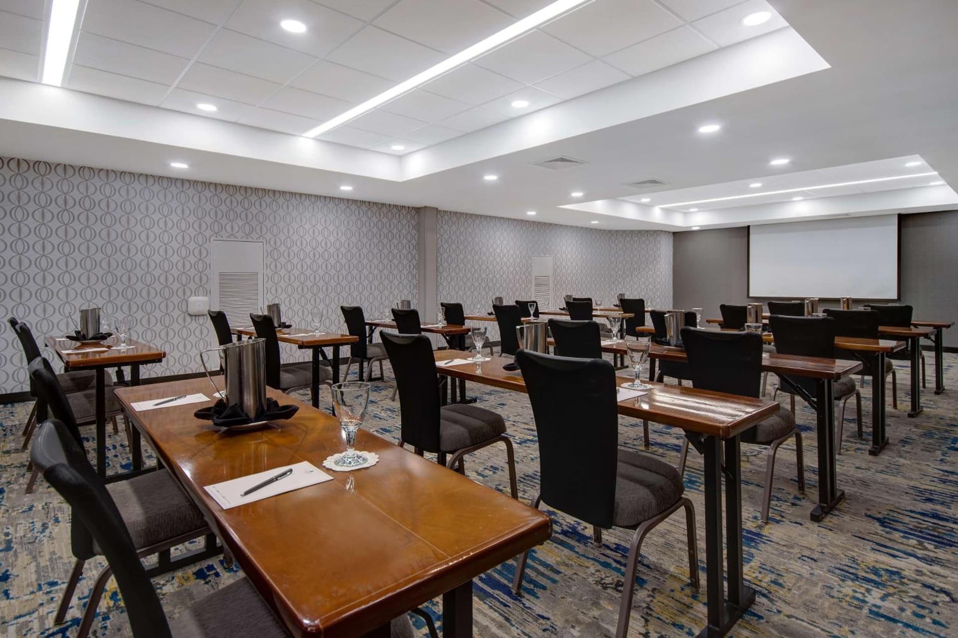 Embassy Suites by Hilton Detroit Metro Airport gallery photo in Romulus, MI — image 9