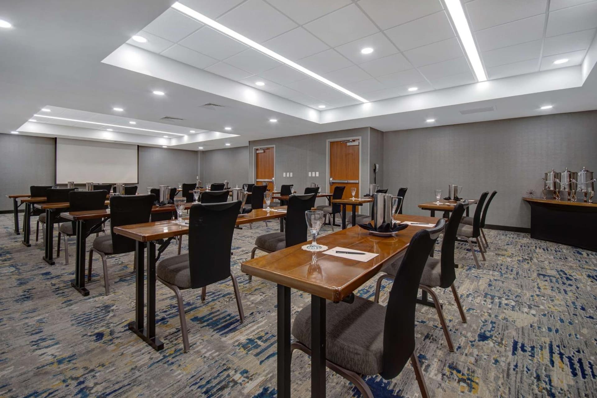 Embassy Suites by Hilton Detroit Metro Airport gallery photo in Romulus, MI — image 18