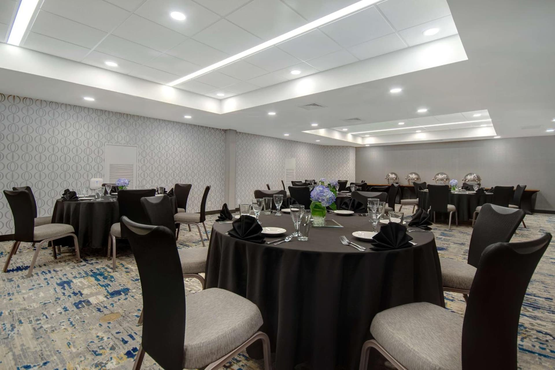 Embassy Suites by Hilton Detroit Metro Airport gallery photo in Romulus, MI — image 16