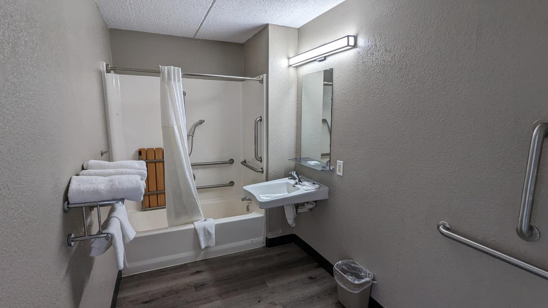 Motel 6-Leominster, MA interior in Leominster, MA — gallery photo 2