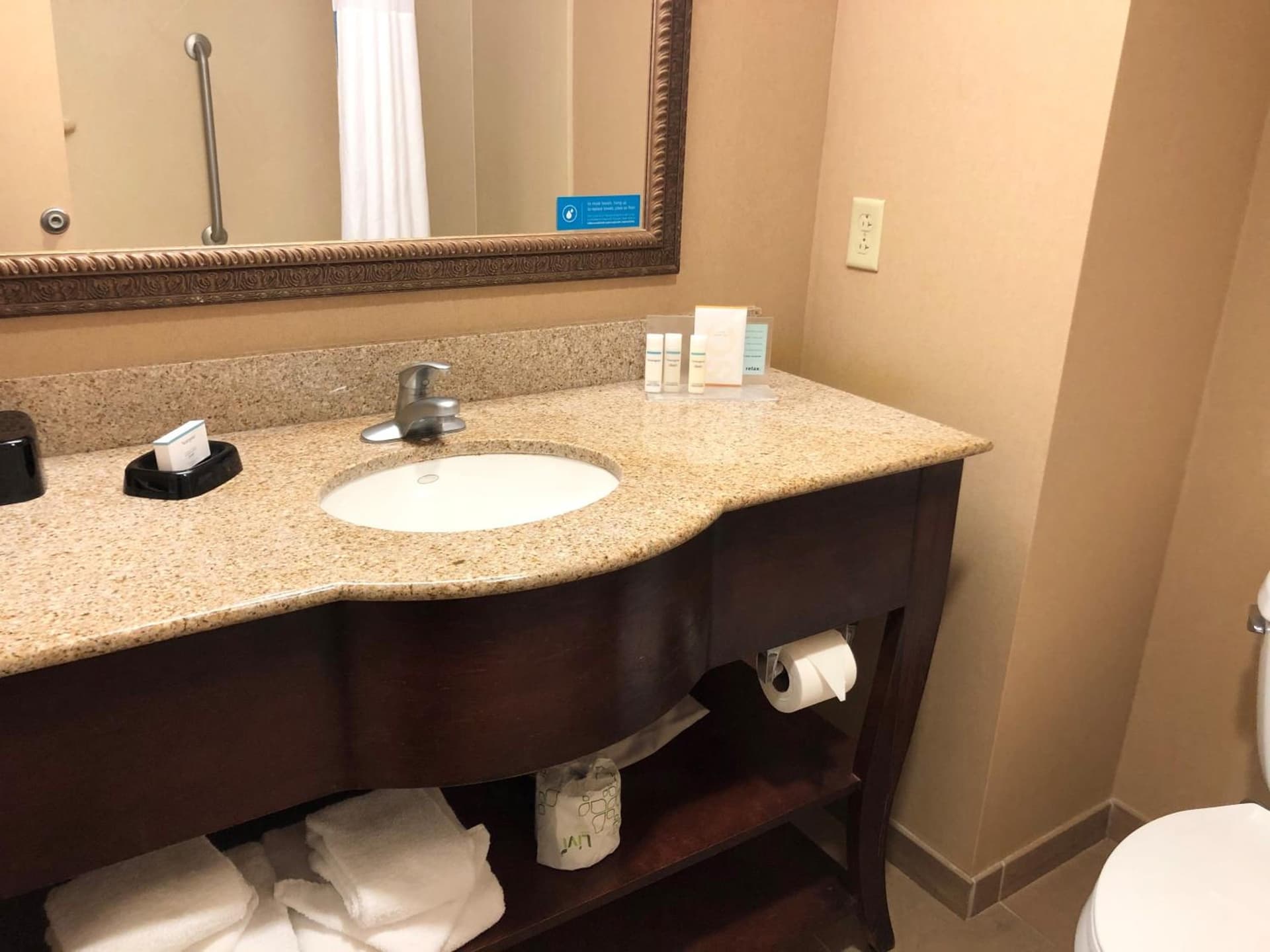 Hampton Inn & Suites Norfolk-Airport gallery photo in Norfolk, VA — image 13