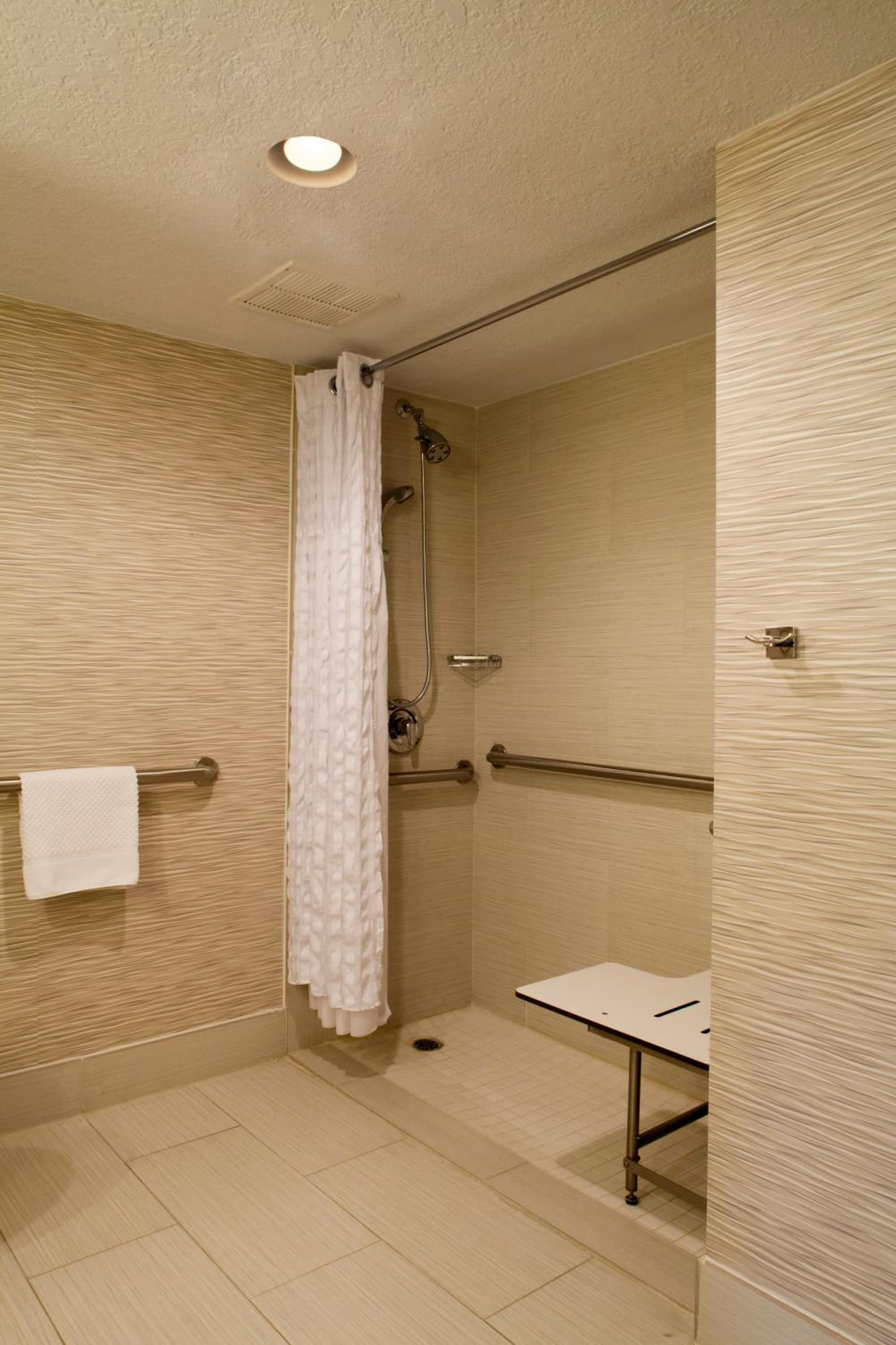 DoubleTree by Hilton Hotel Jacksonville Airport gallery photo in Jacksonville, FL — image 35