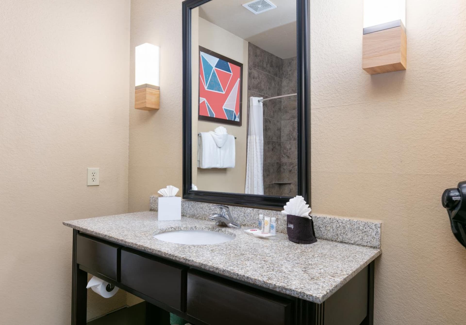 Comfort Suites Arlington - Entertainment District gallery photo in Arlington, TX — image 15