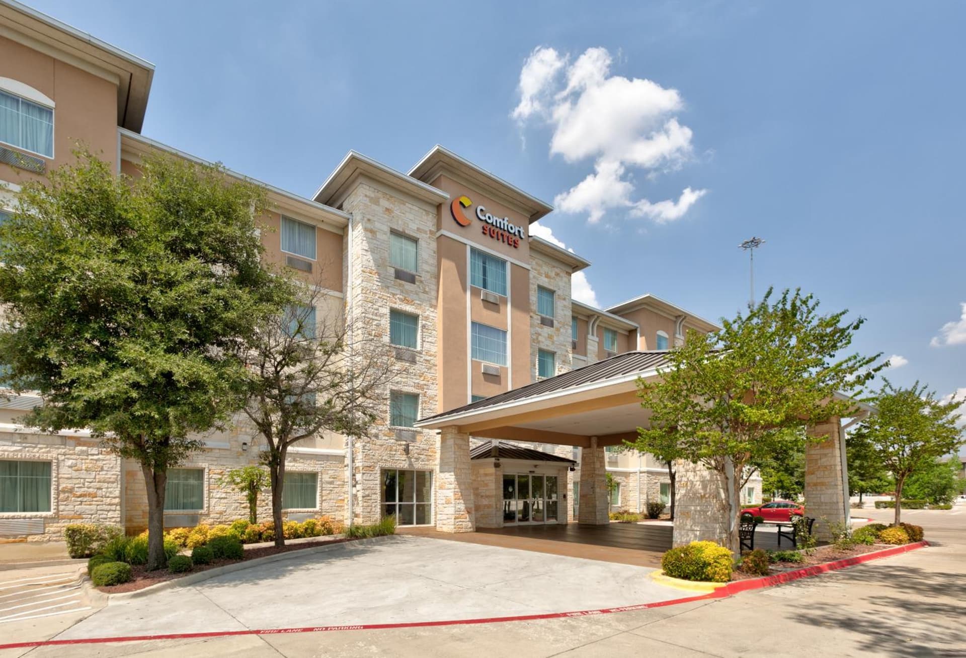Comfort Suites Arlington - Entertainment District property views in Arlington, TX — gallery photo 3