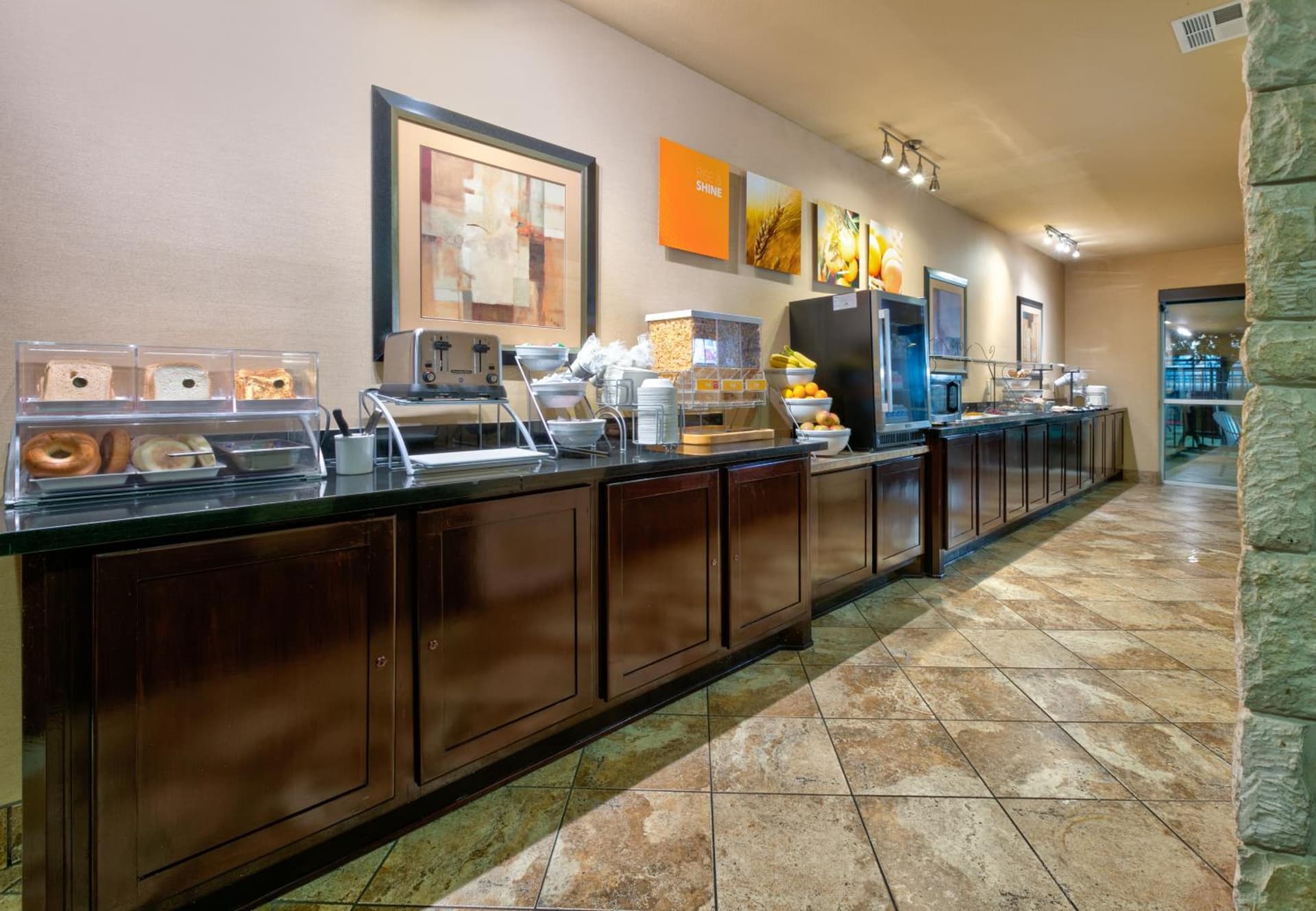 Comfort Suites Arlington - Entertainment District gallery photo in Arlington, TX — image 22
