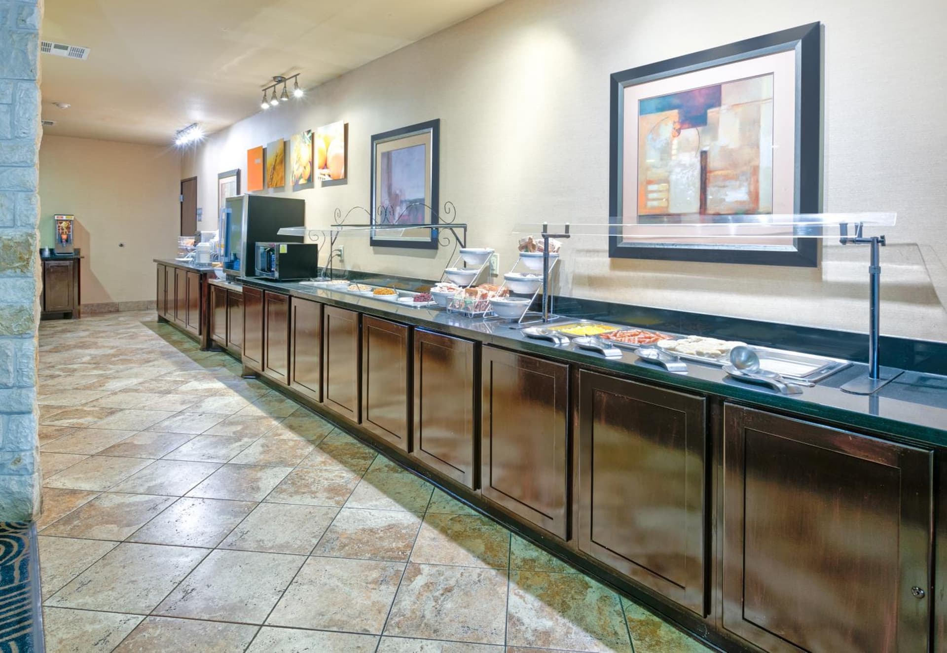 Comfort Suites Arlington - Entertainment District gallery photo in Arlington, TX — image 5