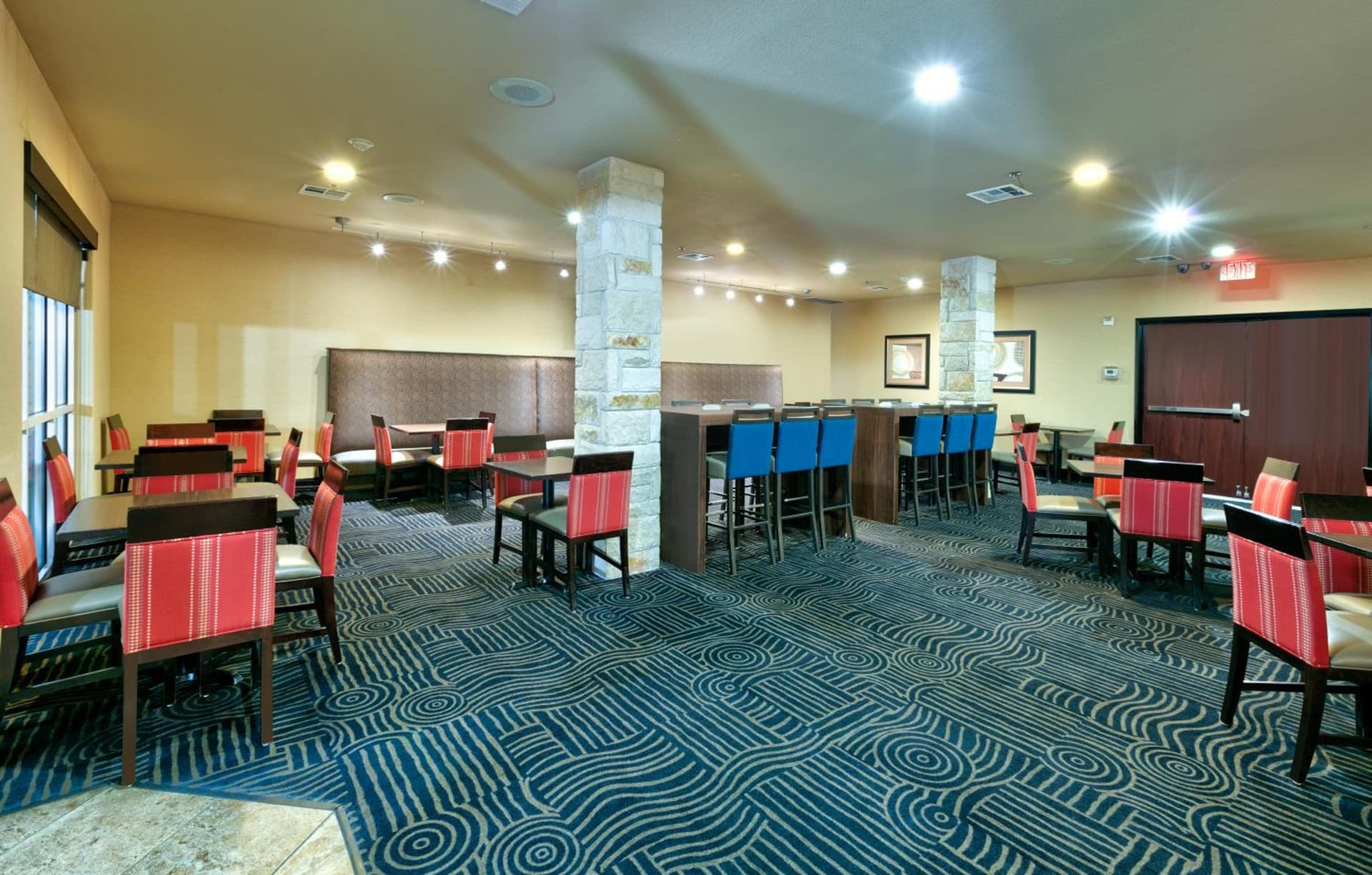 Comfort Suites Arlington - Entertainment District gallery photo in Arlington, TX — image 7