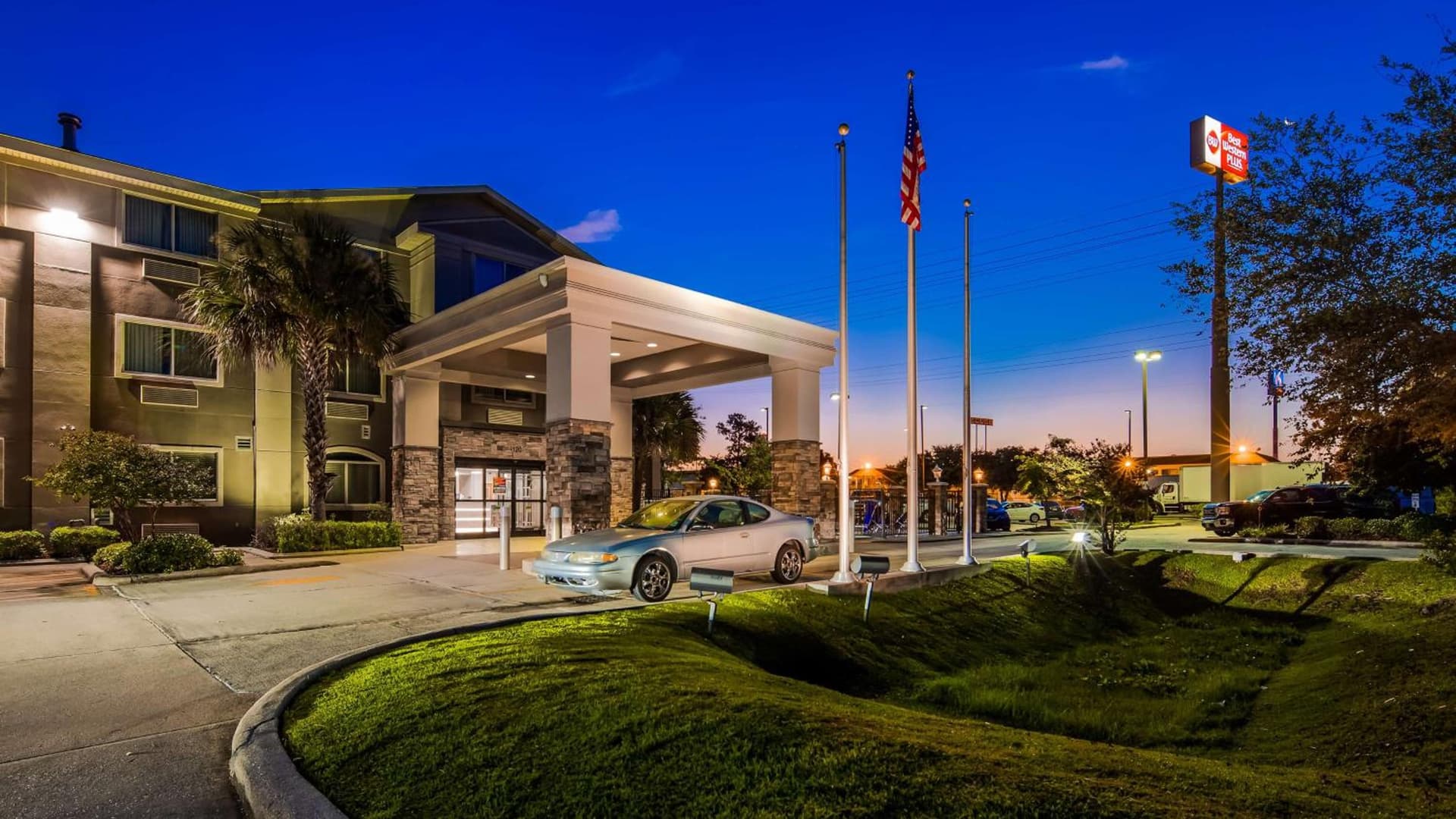 Best Western Slidell Hotel interior in Slidell, LA — gallery photo 2