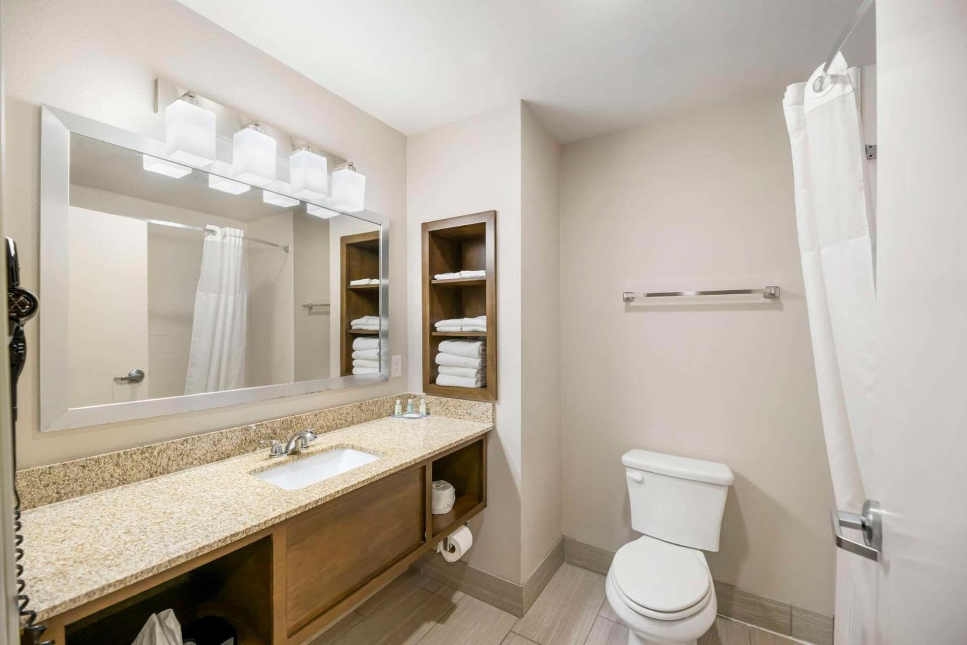 Quality Inn & Suites Carlsbad Caverns Area interior in Carlsbad, NM — gallery photo 2