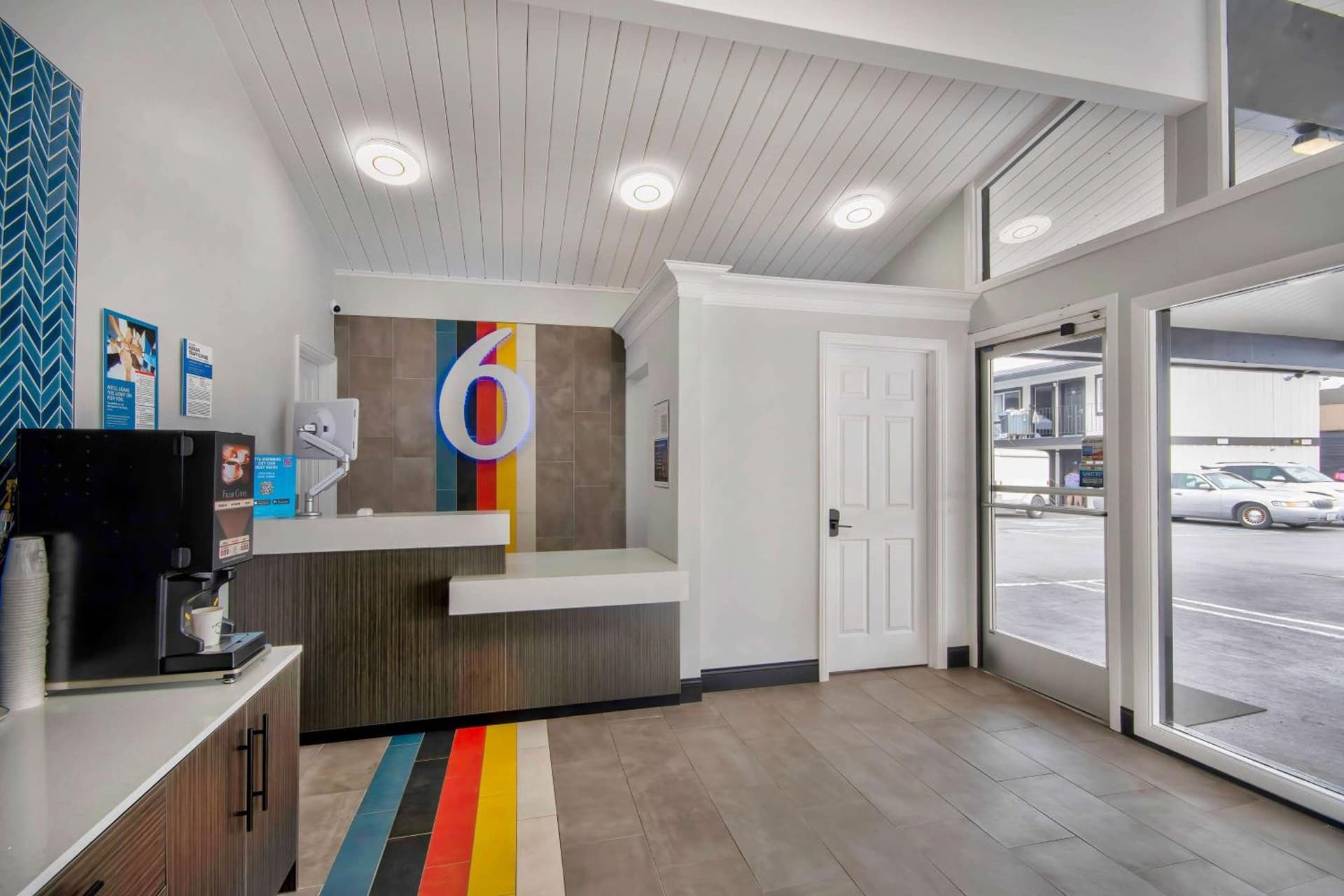Studio 6 Eureka CA Old Town interior in Eureka, CA — gallery photo 2