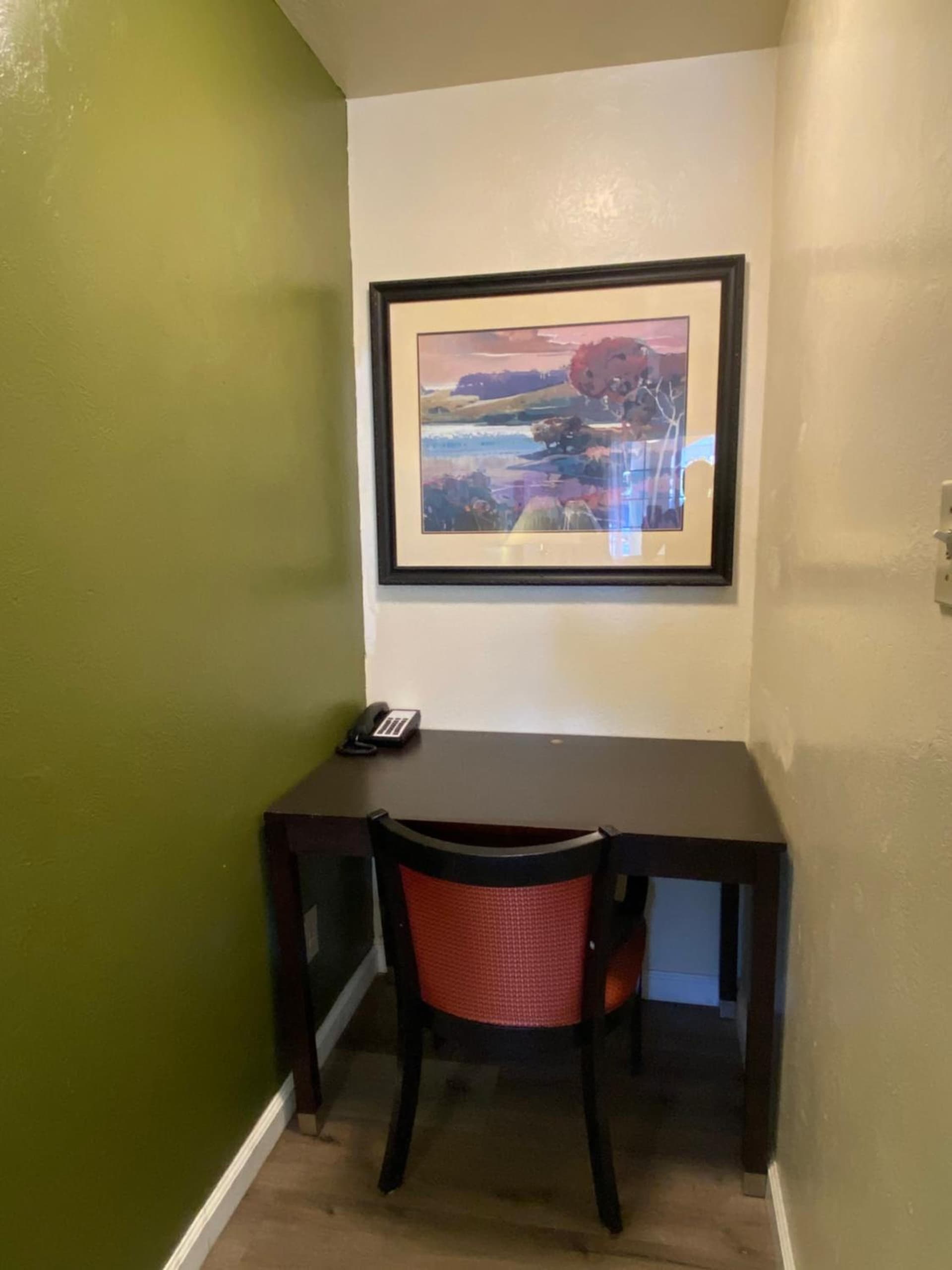 Holiday Motel gallery photo in Morgan Hill, CA — image 7