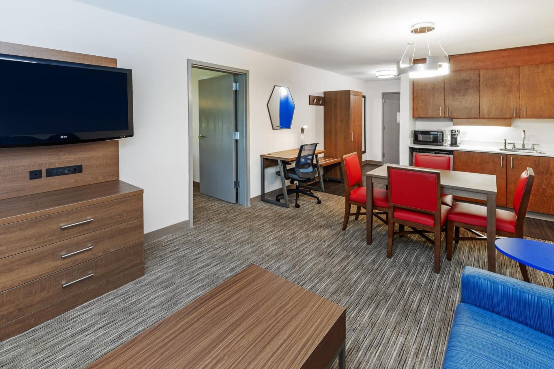 Holiday Inn Express & Suites Sulphur - Lake Charles by IHG gallery photo in Sulphur, LA — image 4