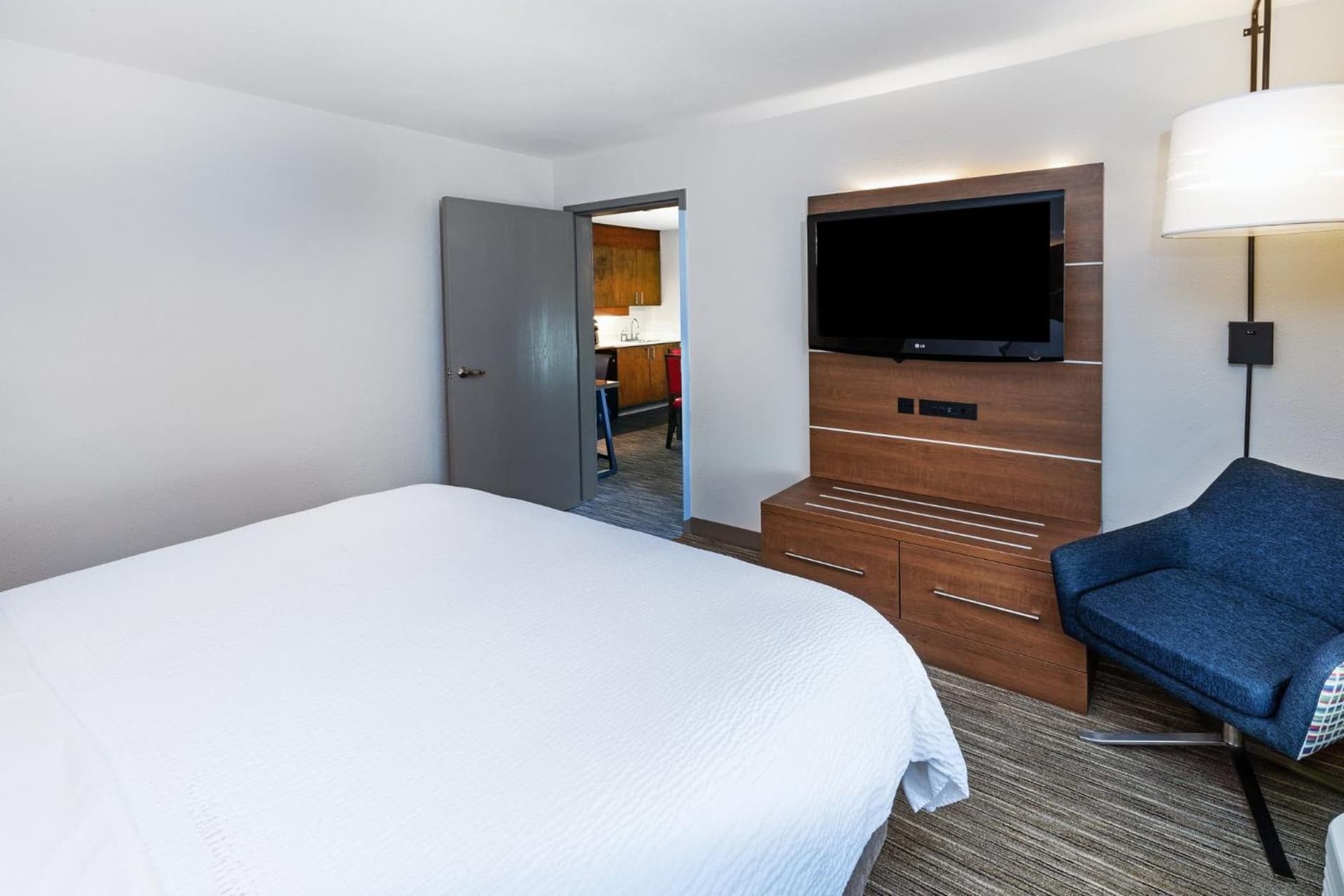 Holiday Inn Express & Suites Sulphur - Lake Charles by IHG gallery photo in Sulphur, LA — image 7