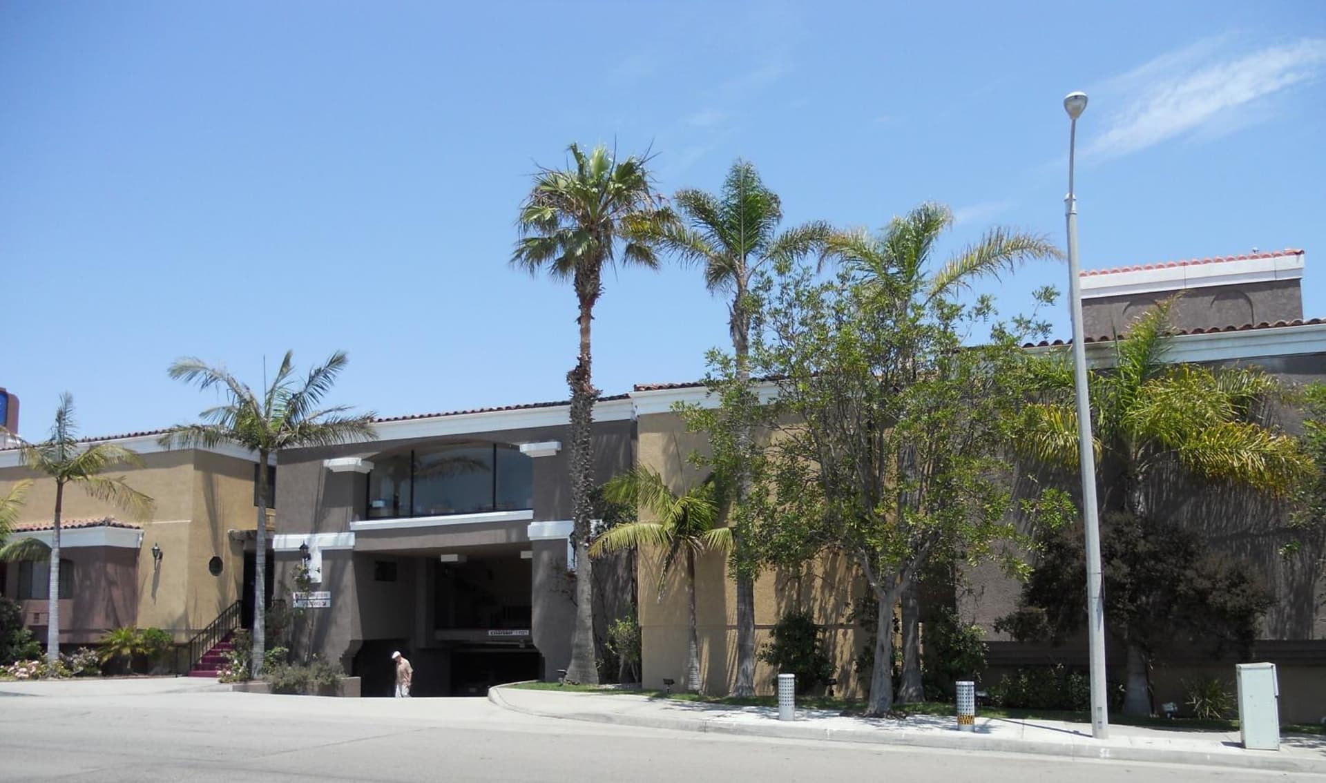 Hotel Pacific, Manhattan Beach featured exterior or lobby in Manhattan Beach, CA — similar hotel